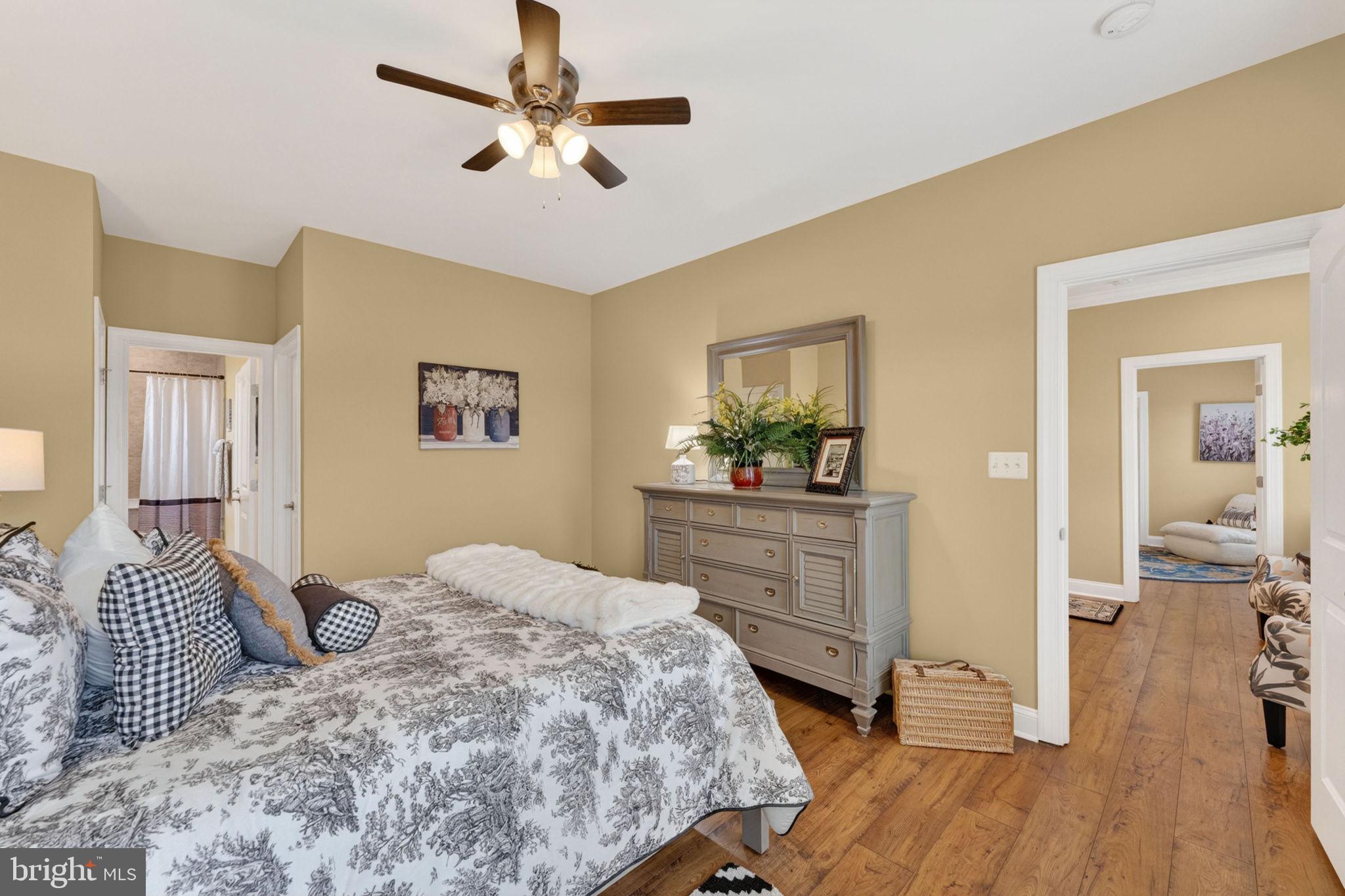 LOVETTSVILLE - Residential