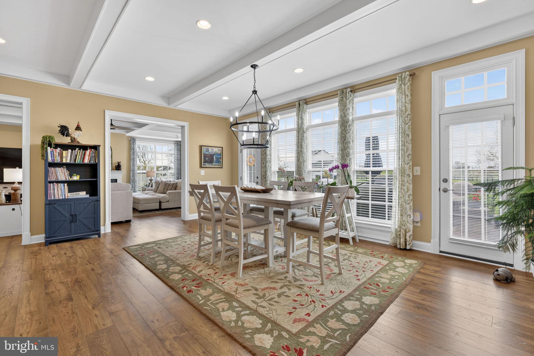 LOVETTSVILLE - Residential