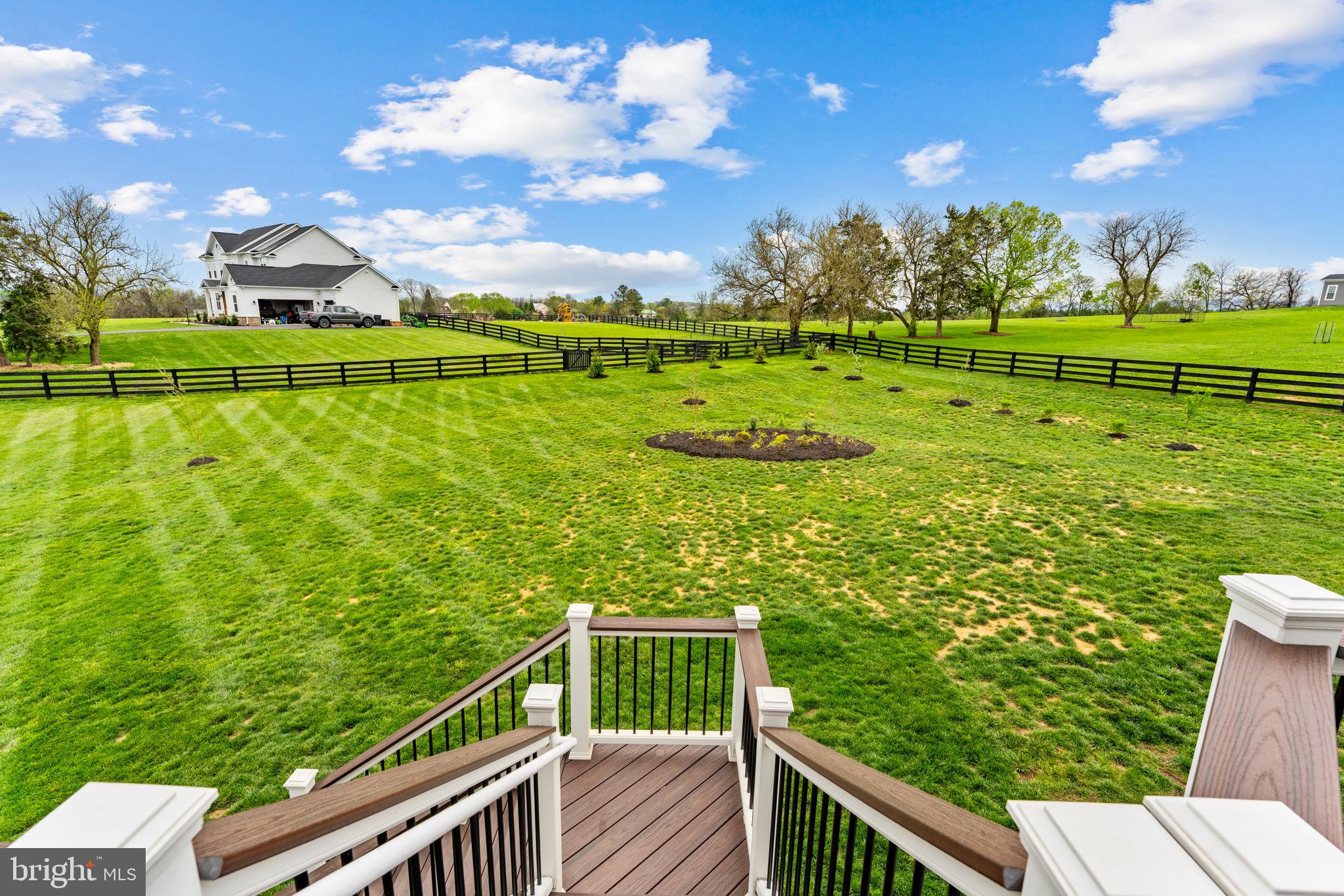 LOVETTSVILLE - Residential