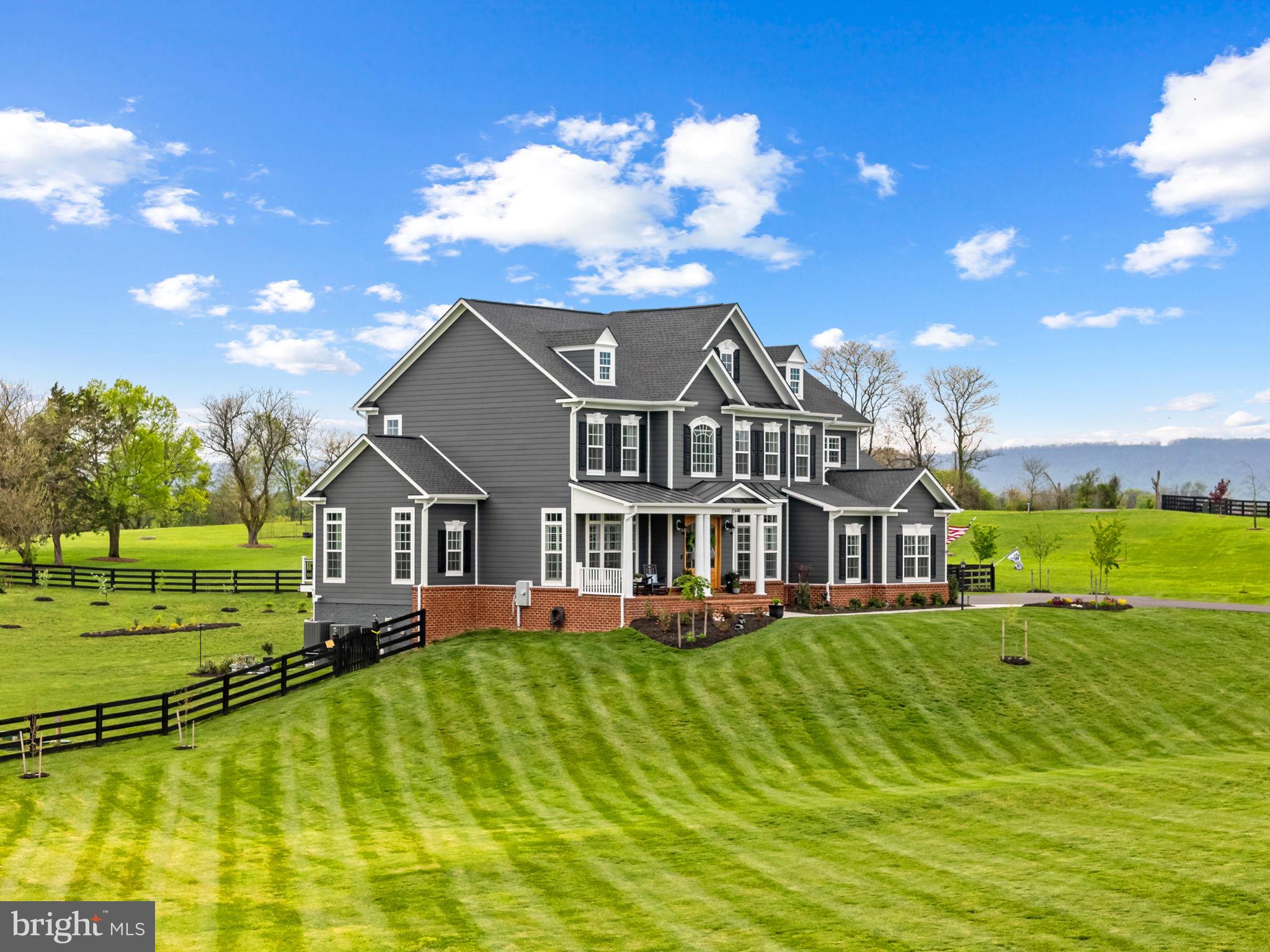 LOVETTSVILLE - Residential