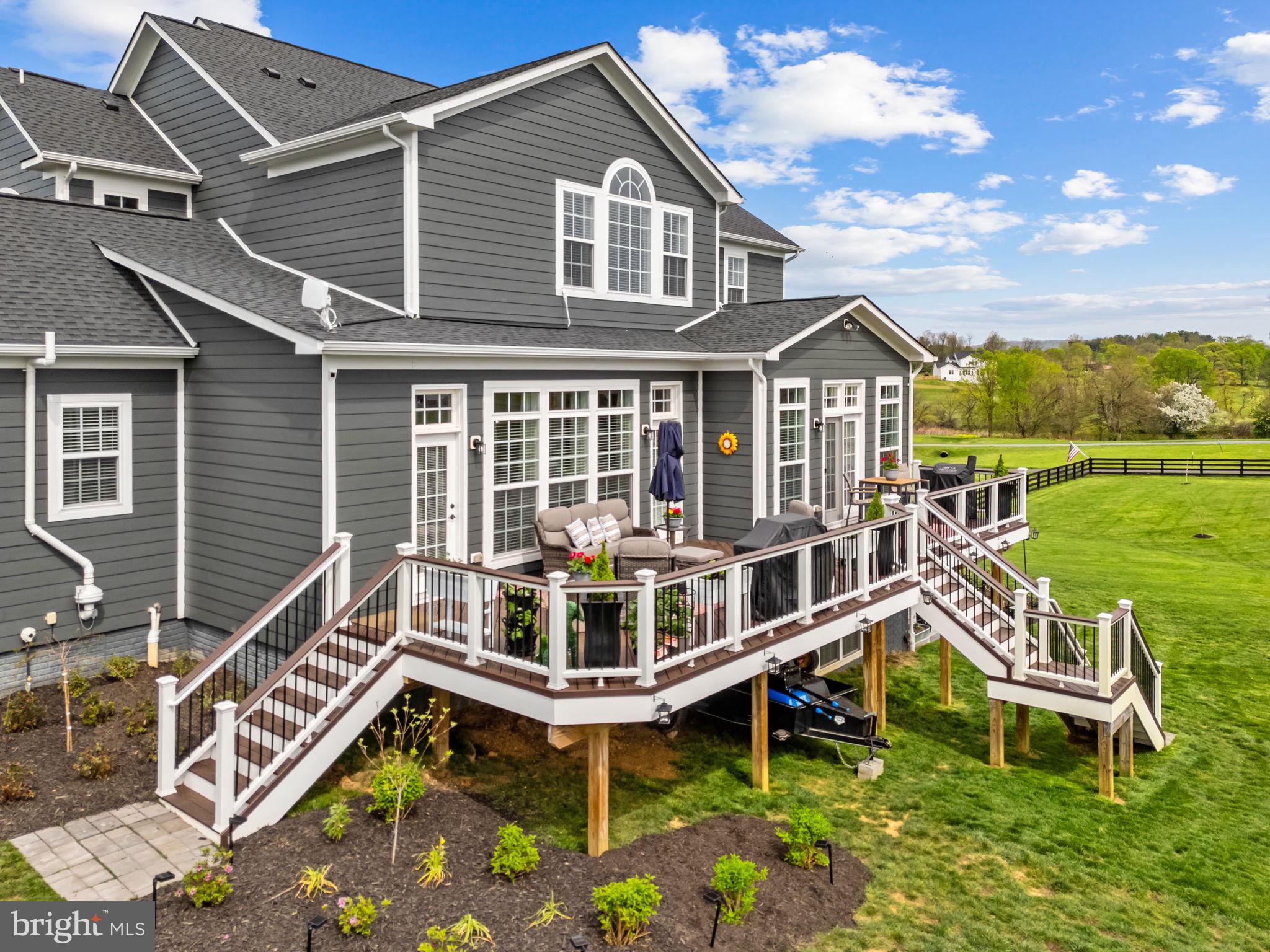 LOVETTSVILLE - Residential