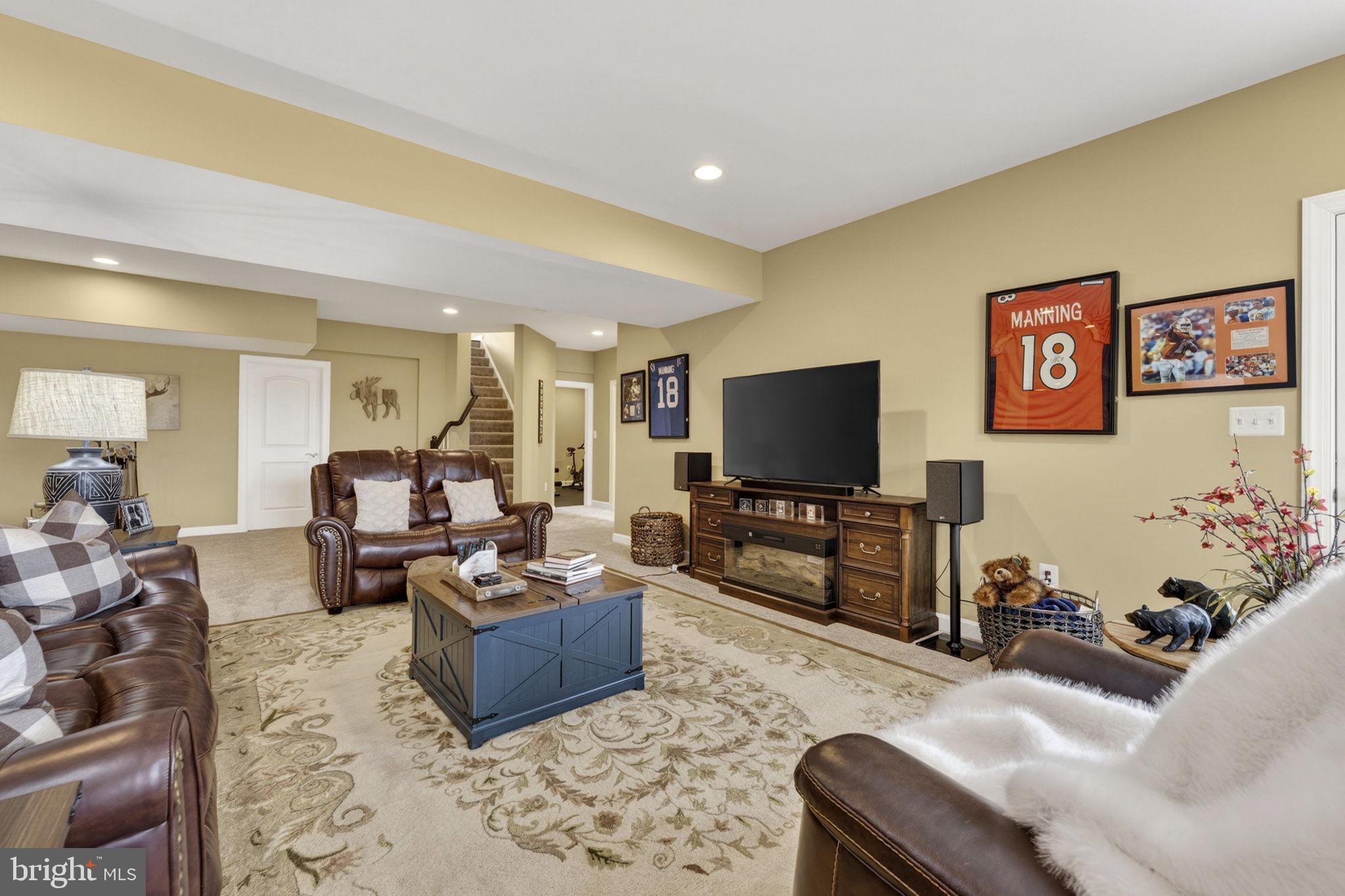 LOVETTSVILLE - Residential