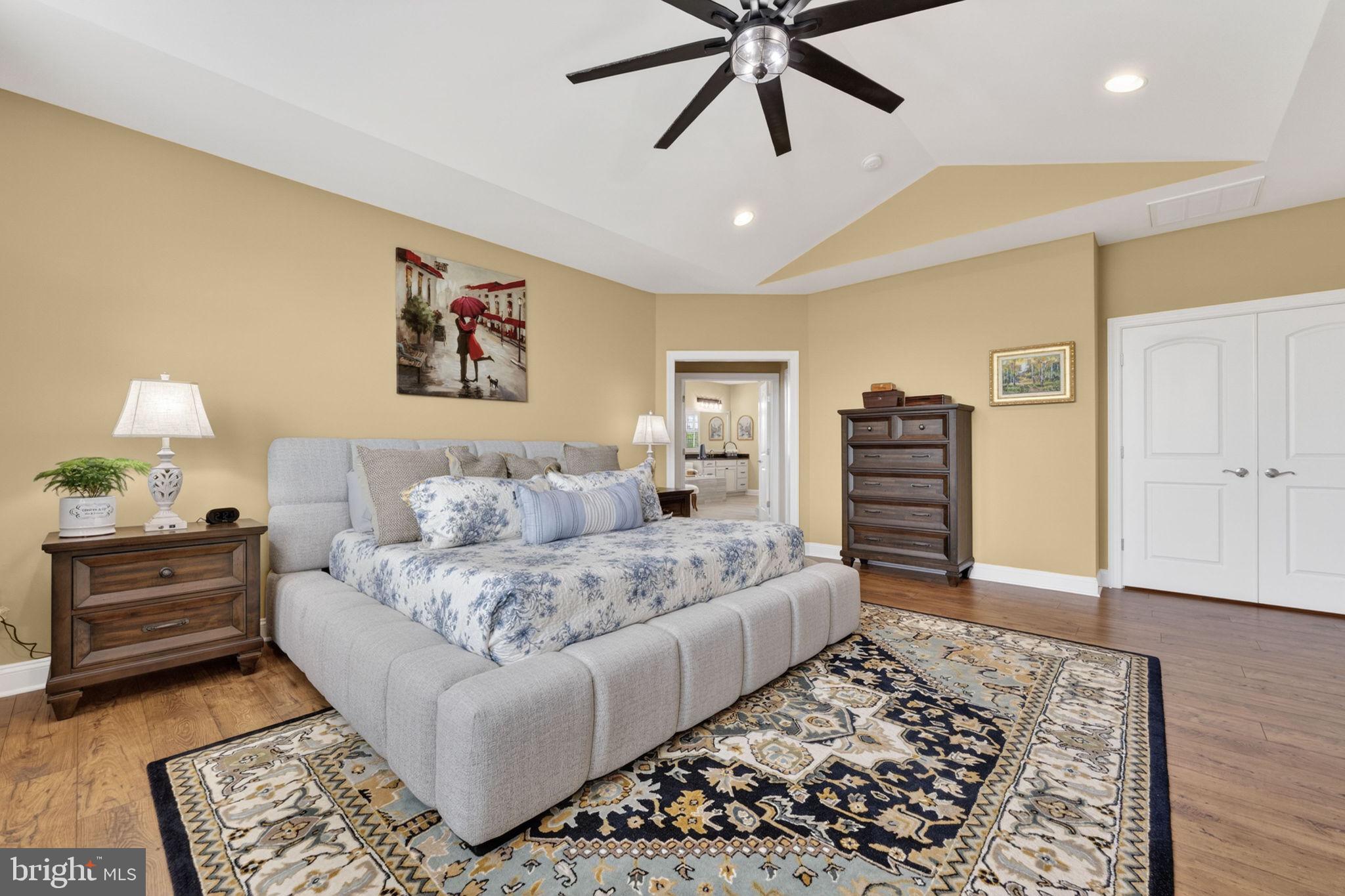 LOVETTSVILLE - Residential