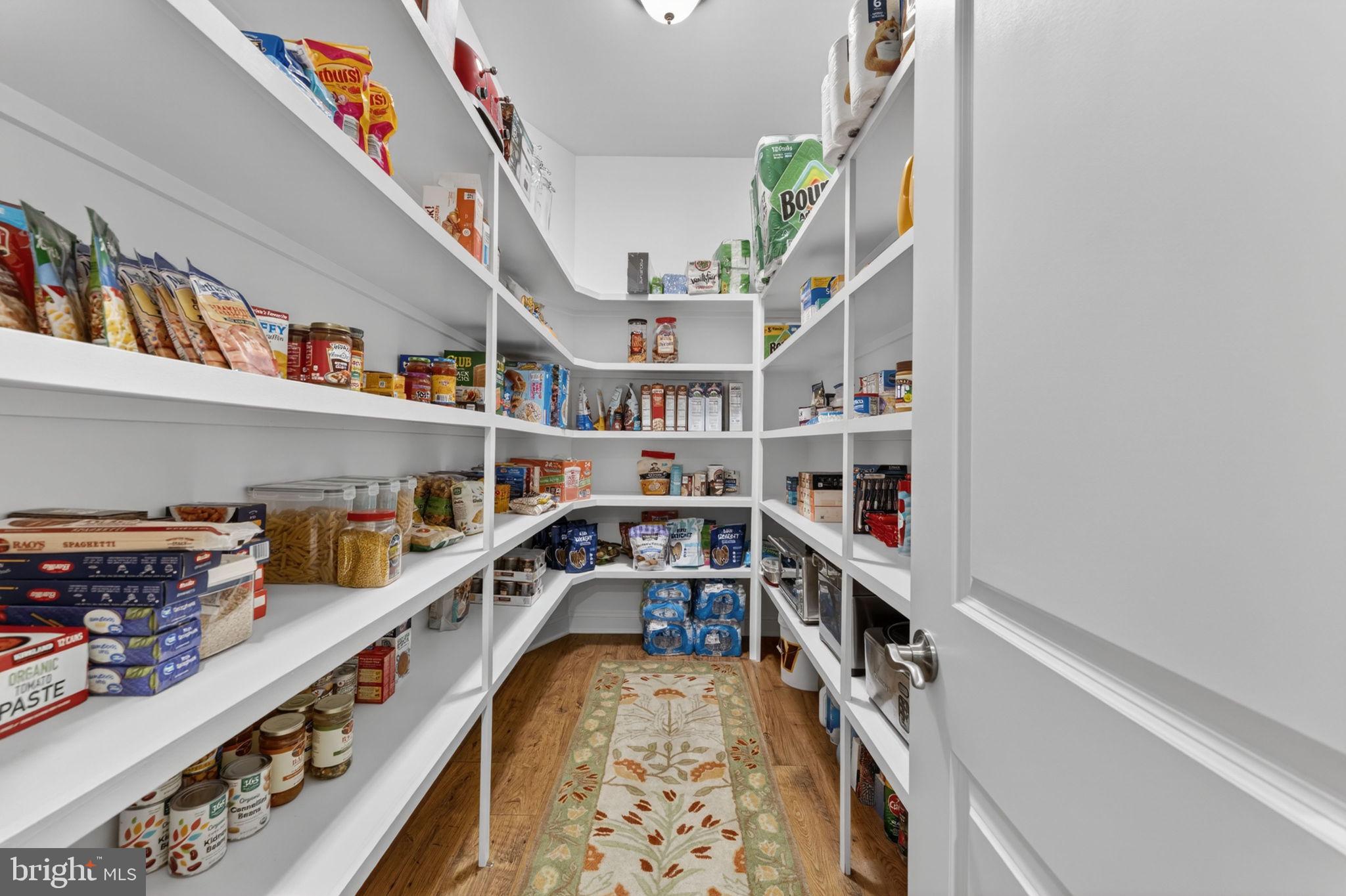 LOVETTSVILLE - Residential