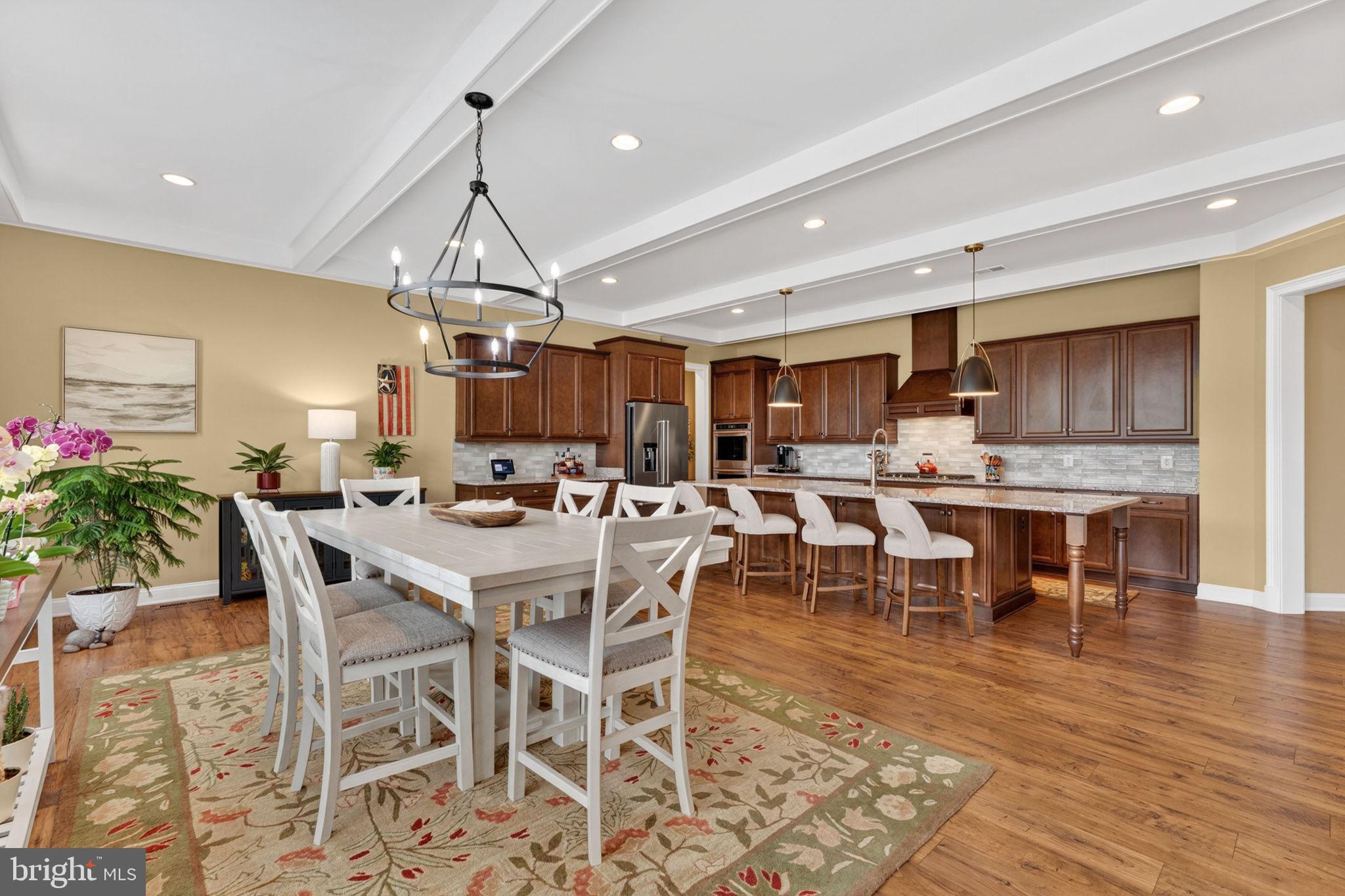 LOVETTSVILLE - Residential