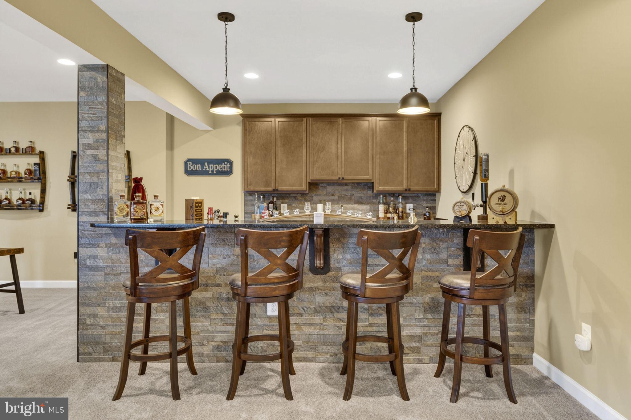 LOVETTSVILLE - Residential