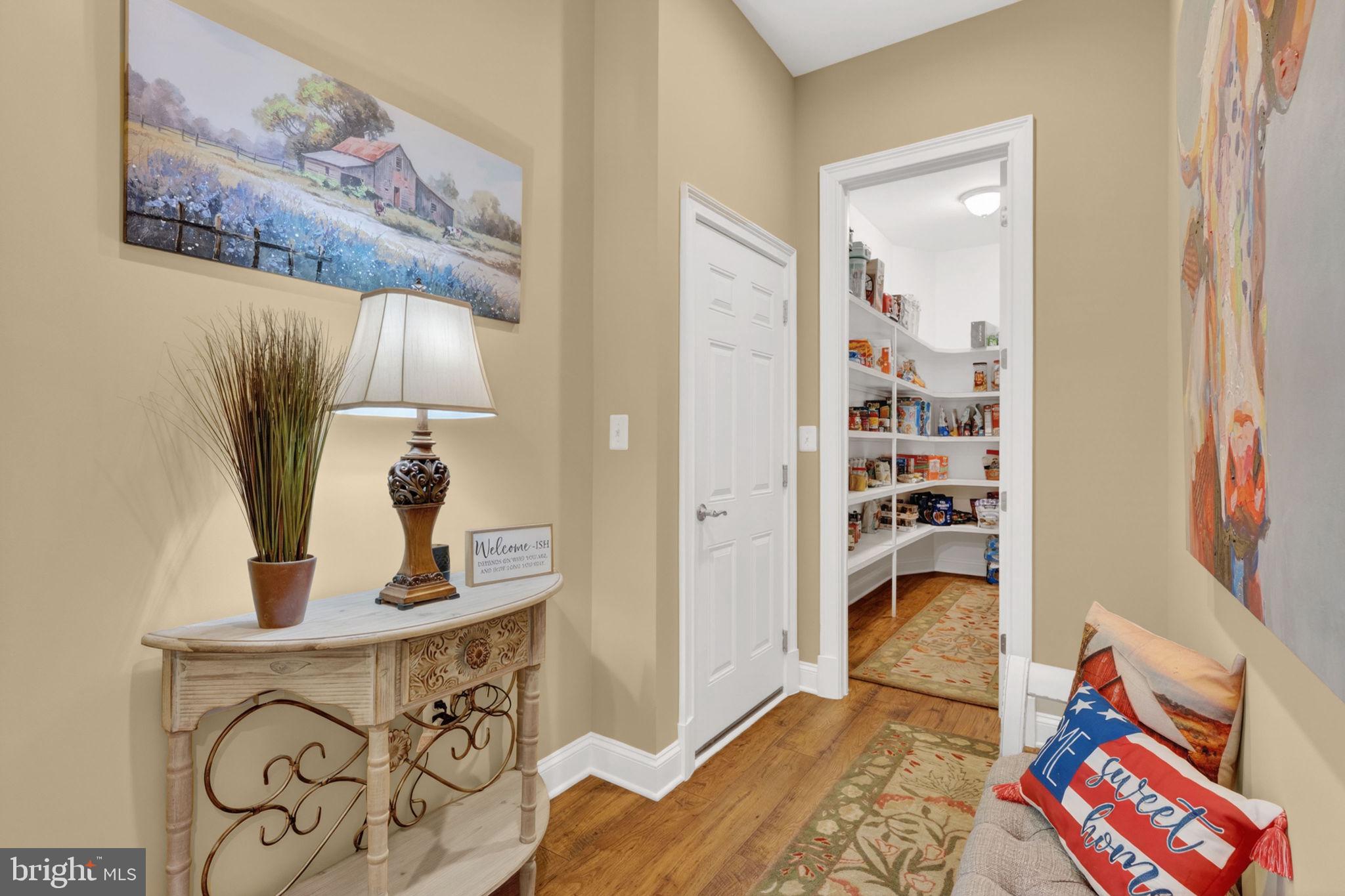 LOVETTSVILLE - Residential