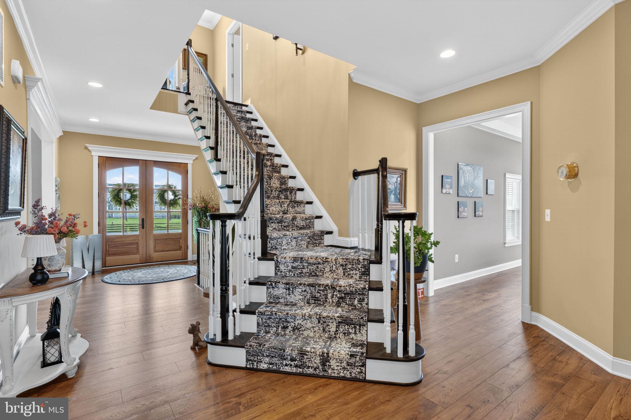 LOVETTSVILLE - Residential