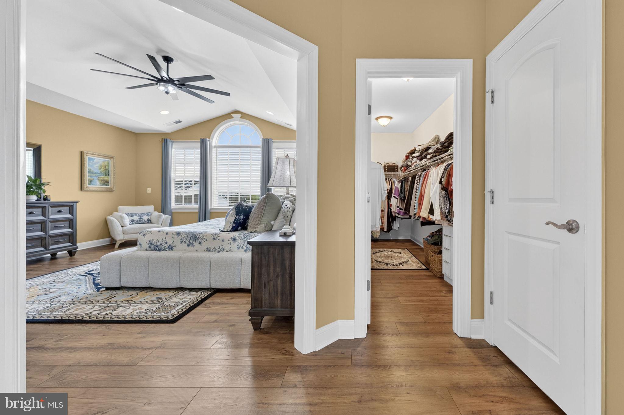 LOVETTSVILLE - Residential