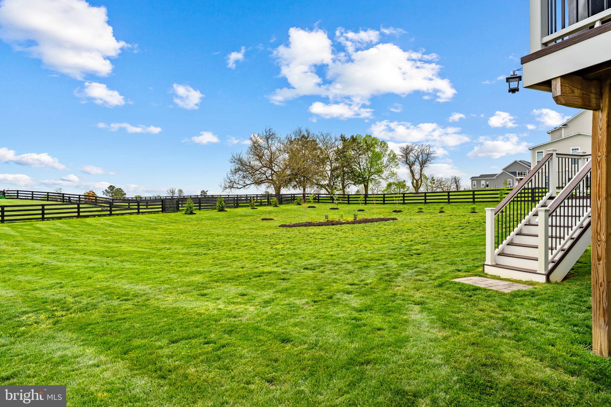 LOVETTSVILLE - Residential