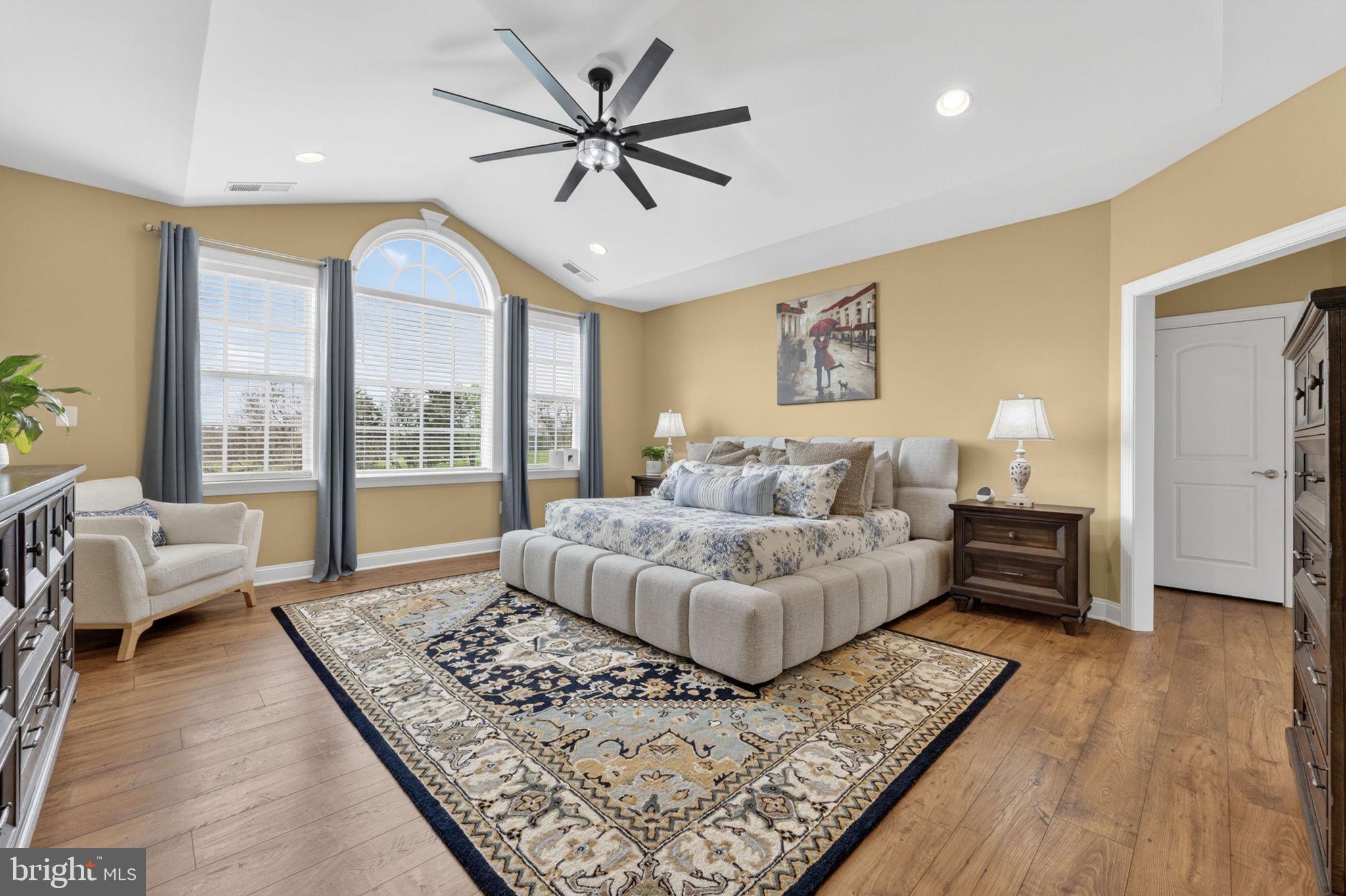 LOVETTSVILLE - Residential