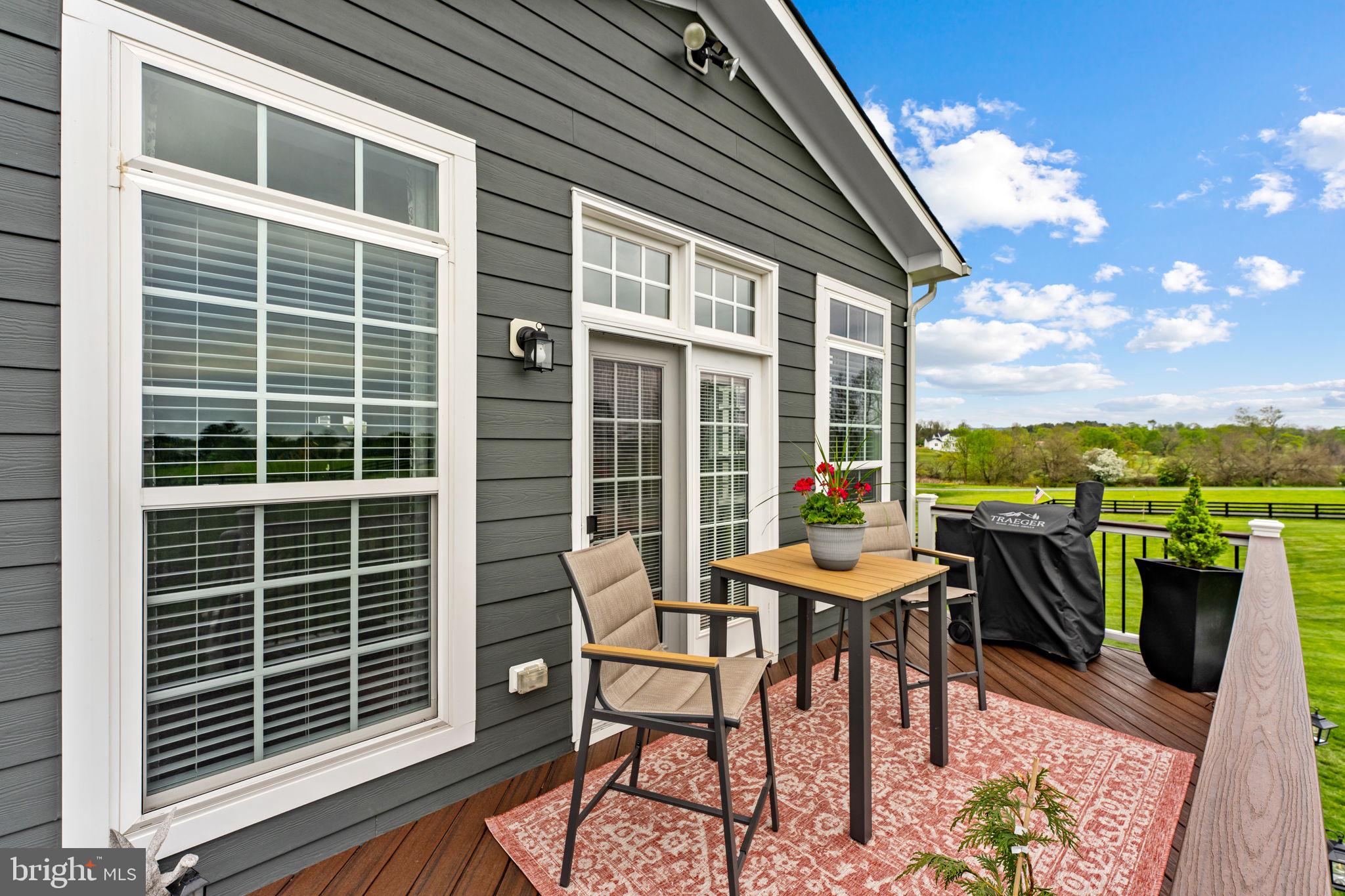 LOVETTSVILLE - Residential