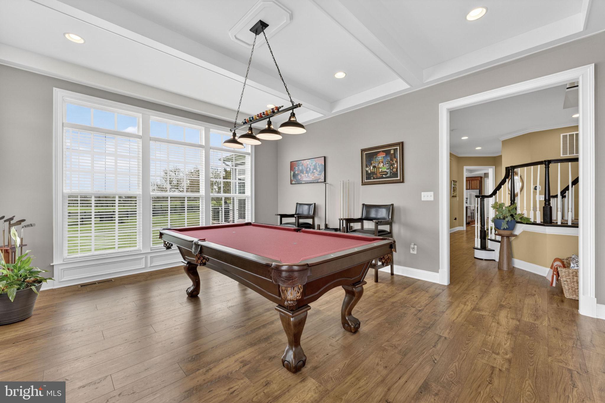 LOVETTSVILLE - Residential