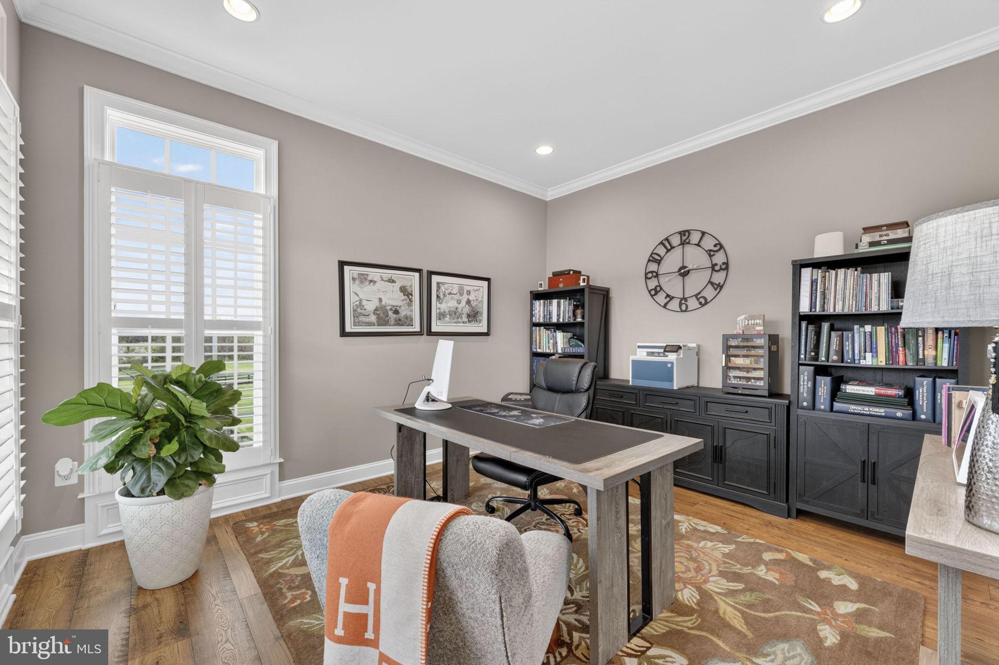 LOVETTSVILLE - Residential