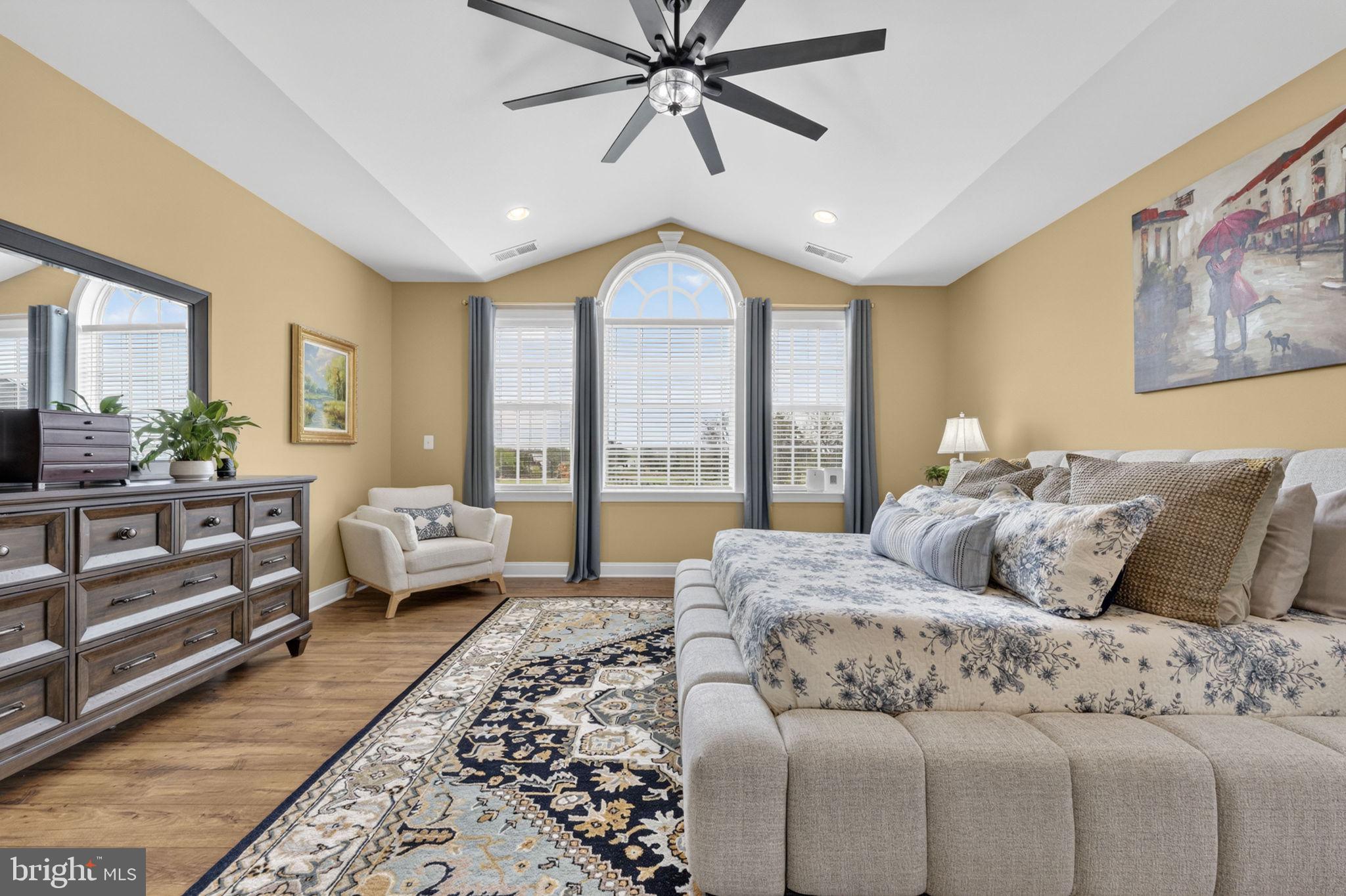 LOVETTSVILLE - Residential