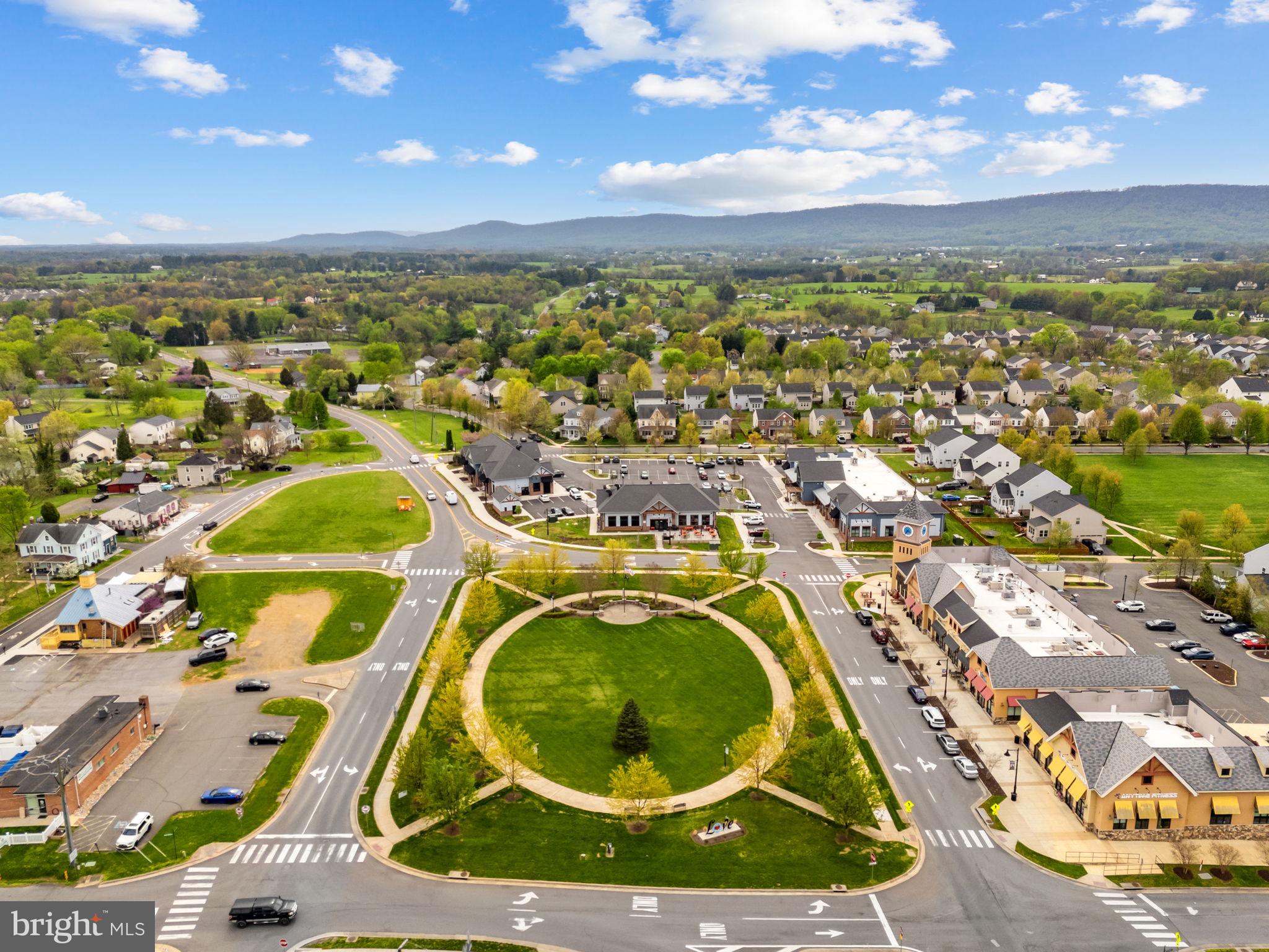 LOVETTSVILLE - Residential