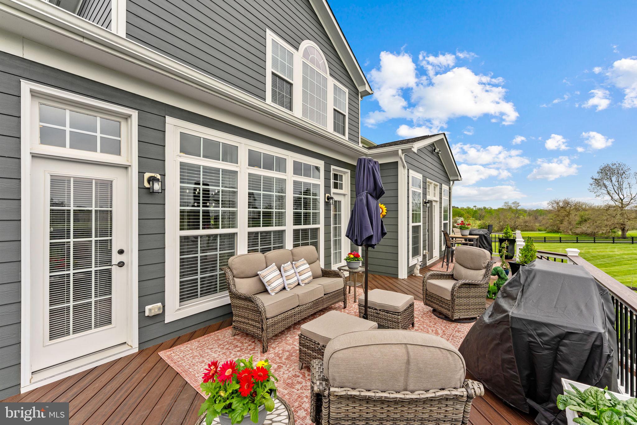 LOVETTSVILLE - Residential