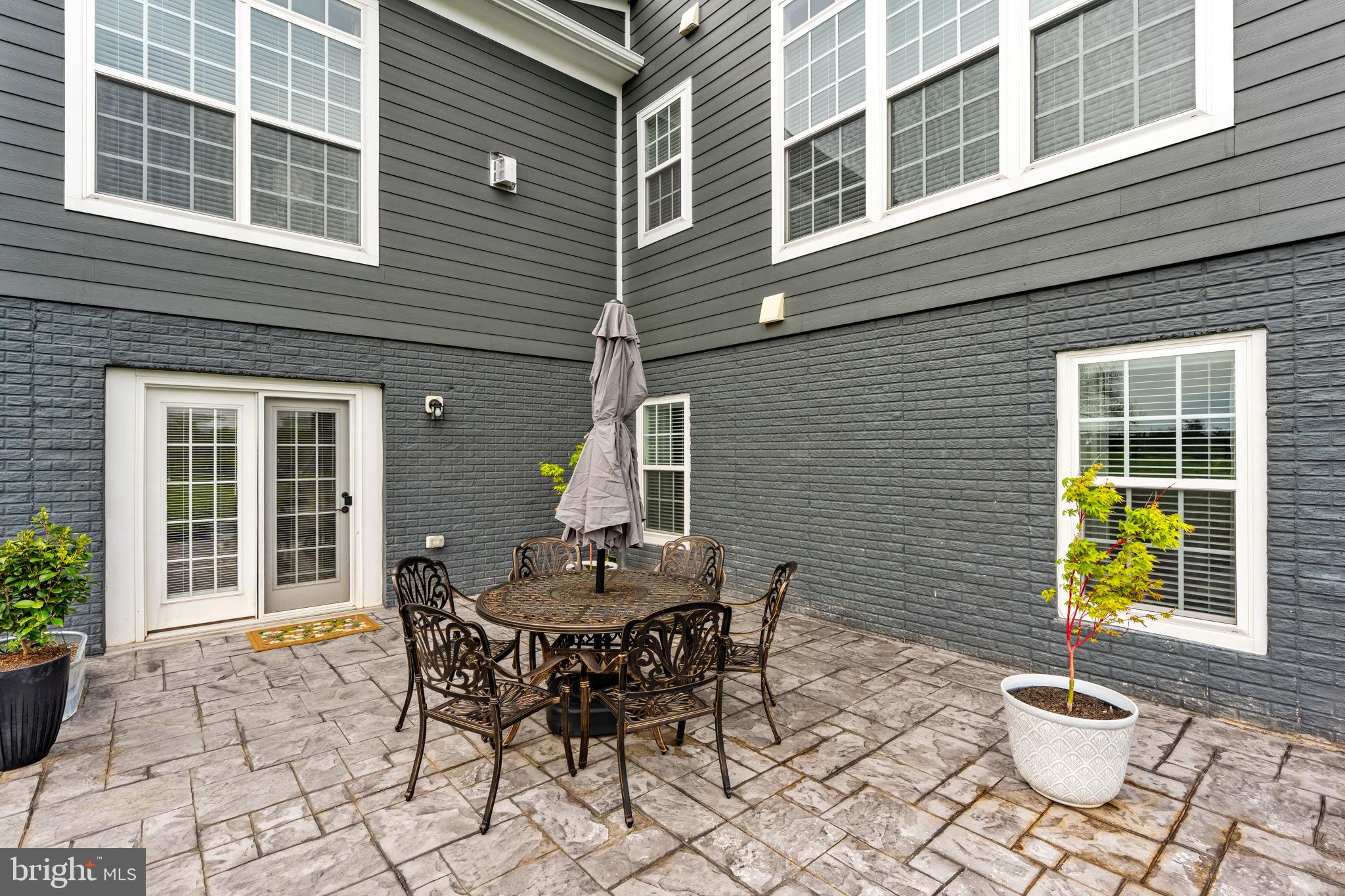 LOVETTSVILLE - Residential