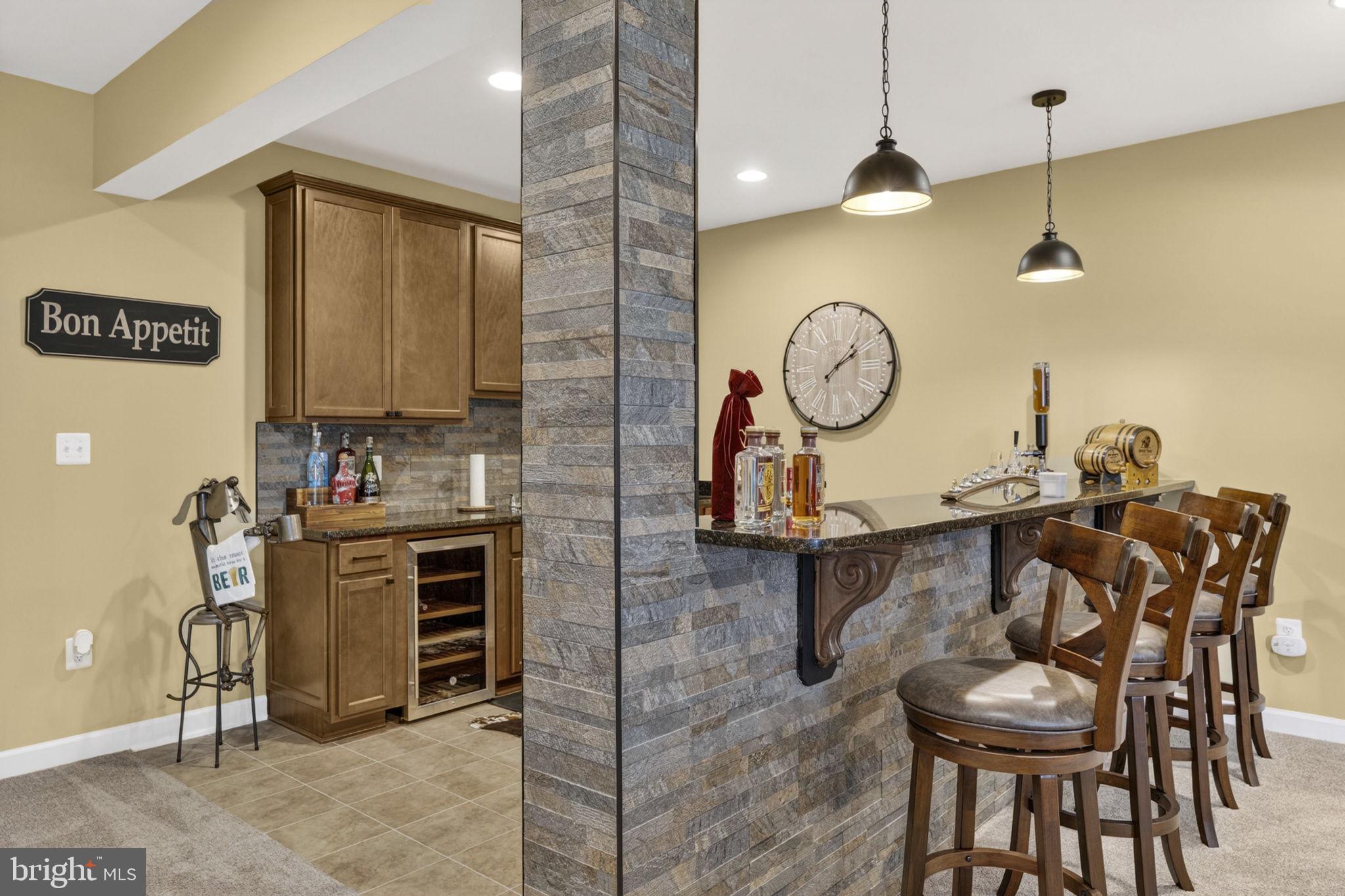 LOVETTSVILLE - Residential