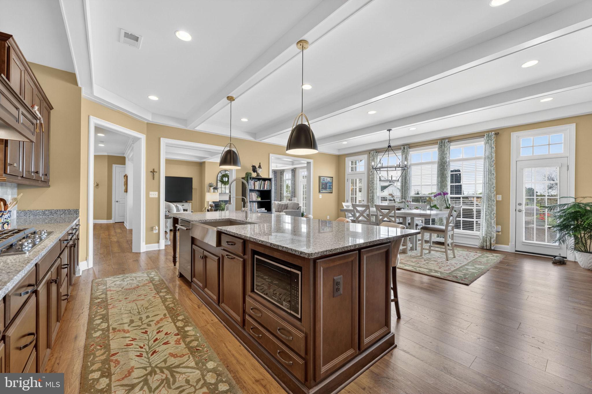 LOVETTSVILLE - Residential