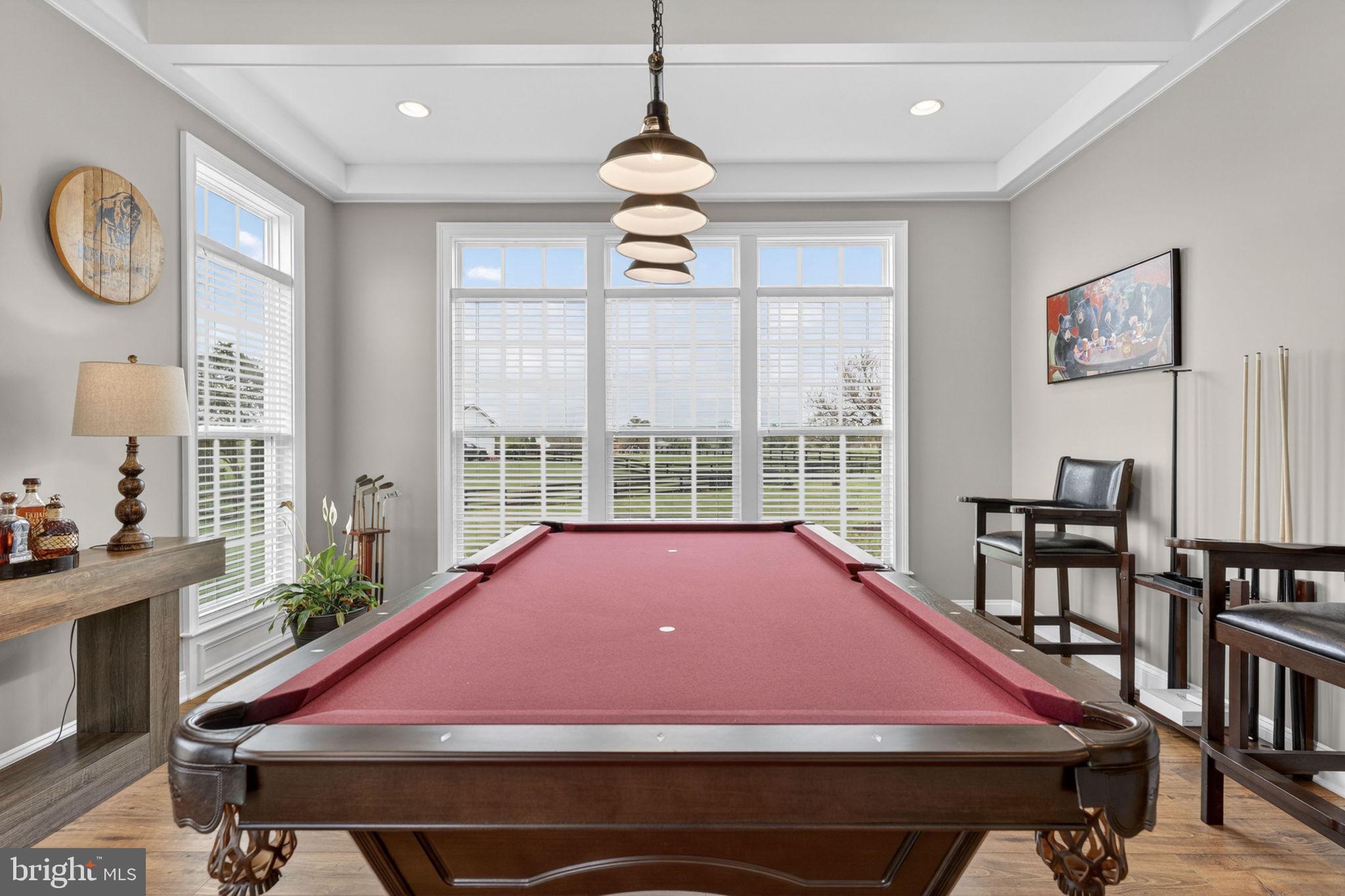 LOVETTSVILLE - Residential