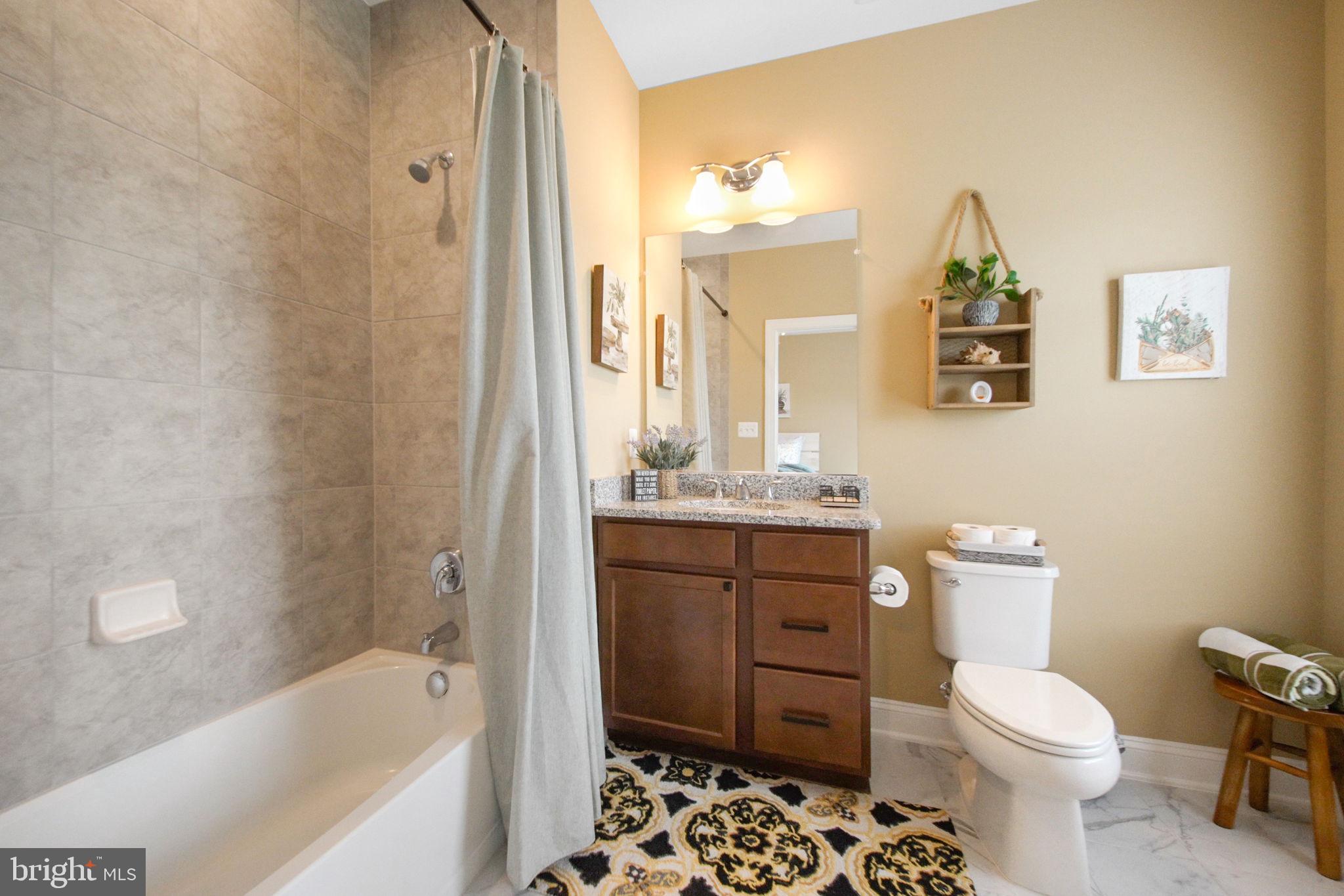 LOVETTSVILLE - Residential