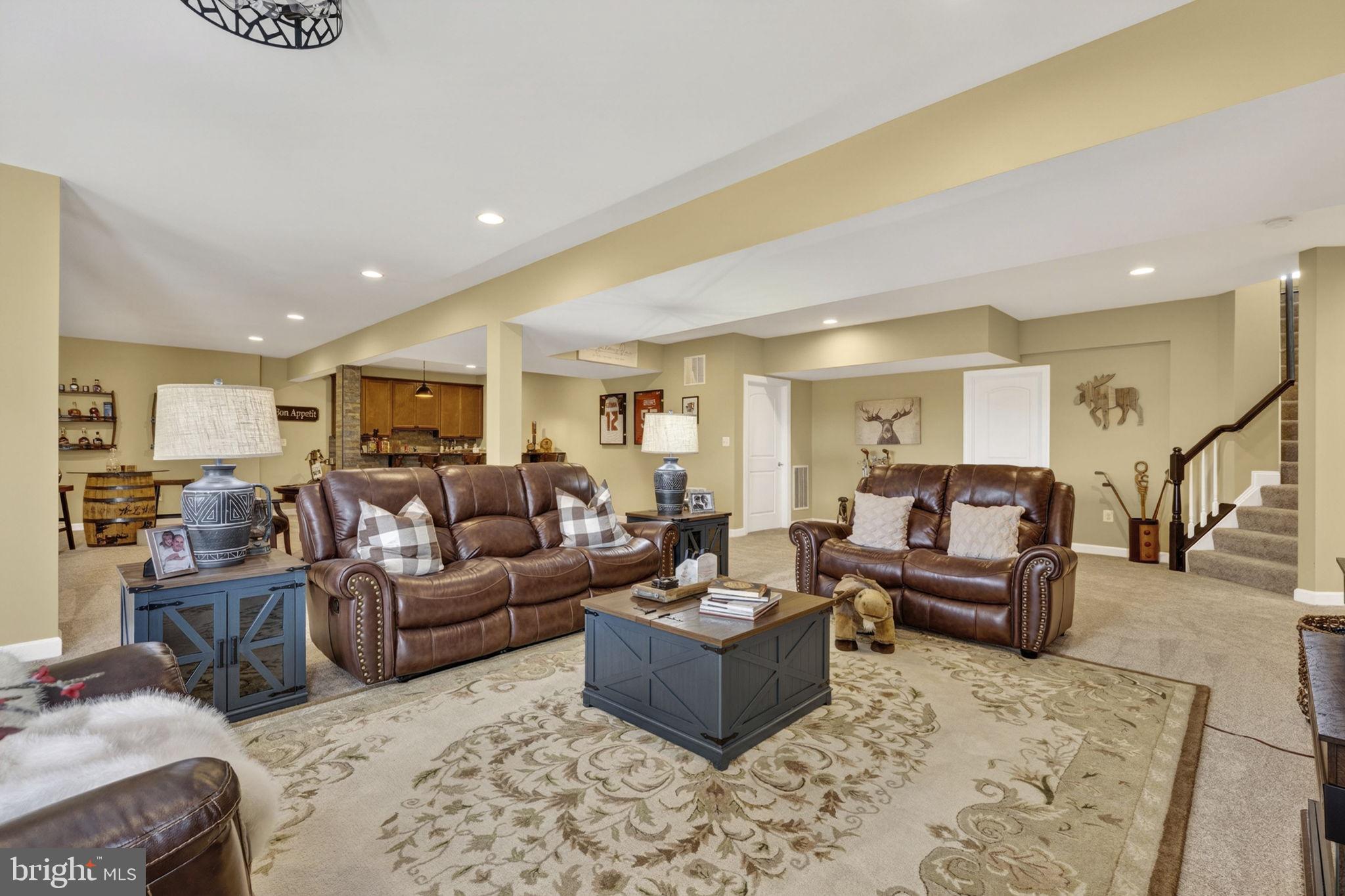 LOVETTSVILLE - Residential