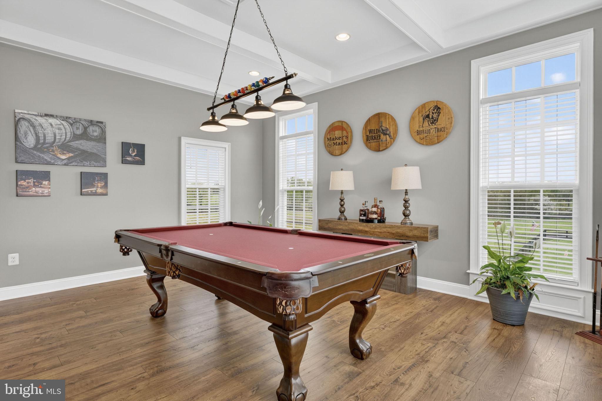 LOVETTSVILLE - Residential