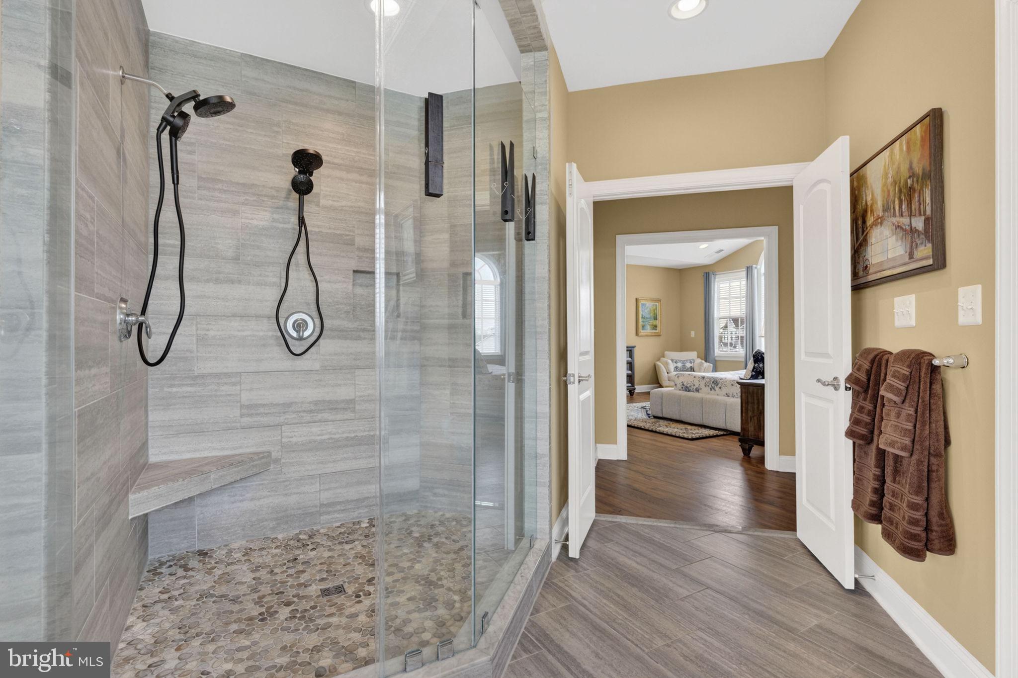 LOVETTSVILLE - Residential