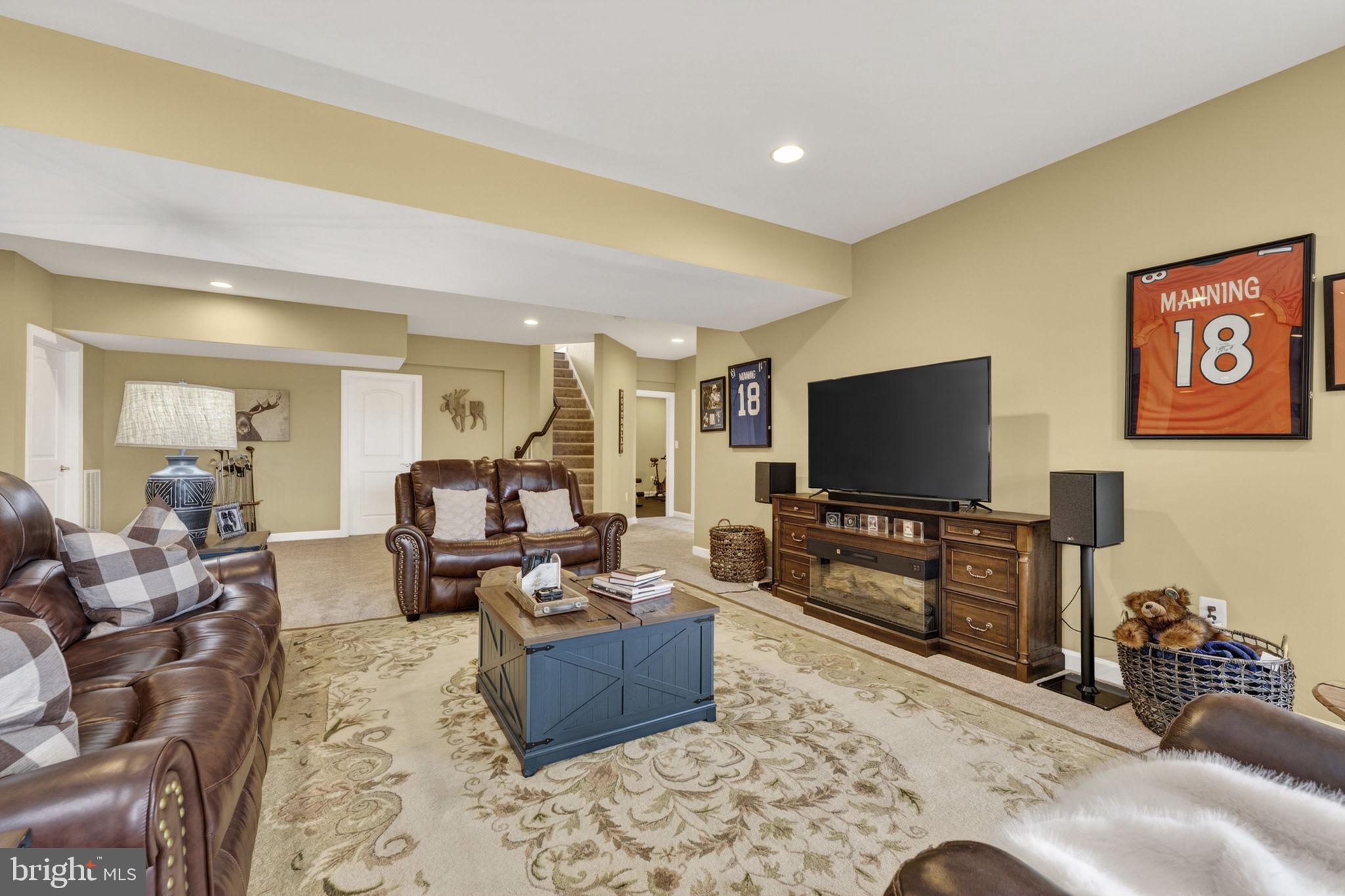 LOVETTSVILLE - Residential