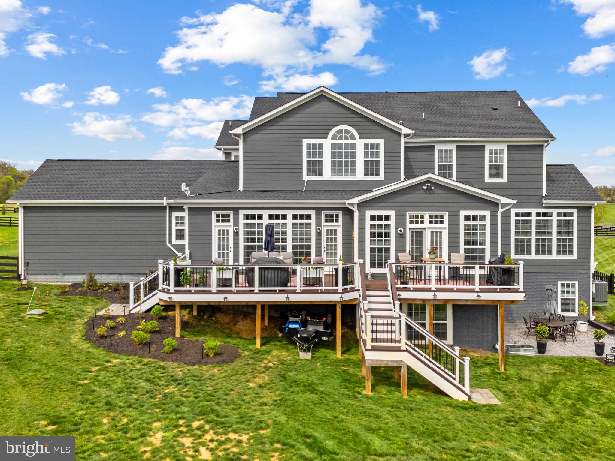 LOVETTSVILLE - Residential