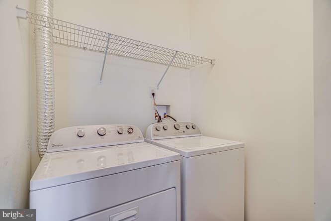 WINDSOR CROSSING - Residential