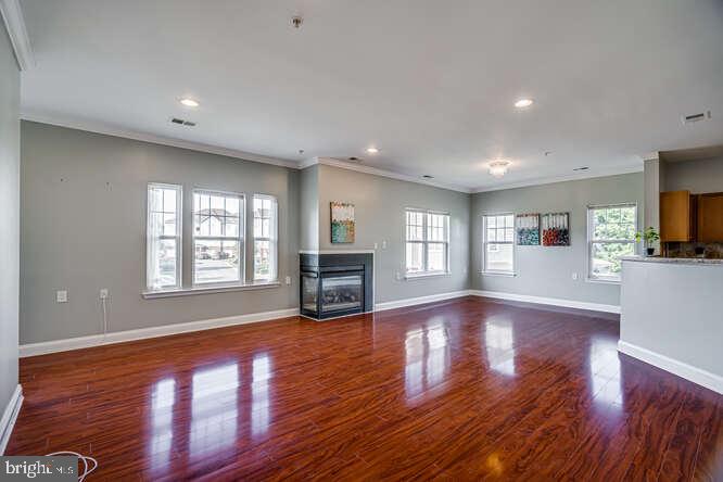 WINDSOR CROSSING - Residential