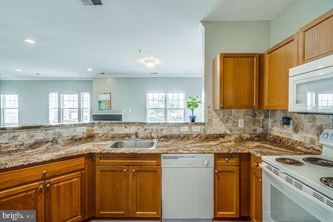 WINDSOR CROSSING - Residential