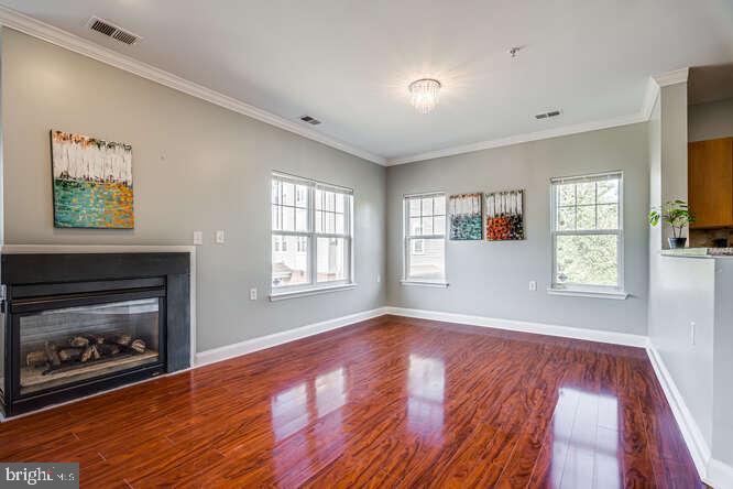 WINDSOR CROSSING - Residential