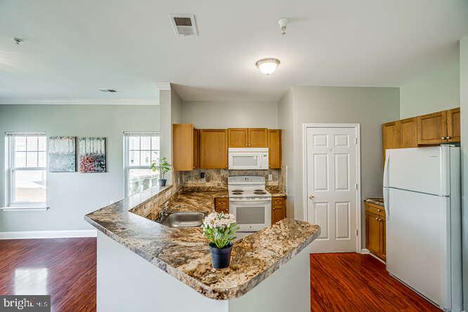 WINDSOR CROSSING - Residential