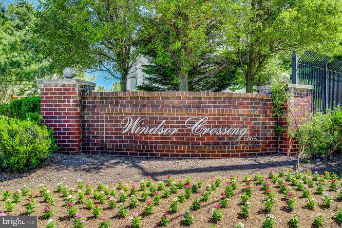 WINDSOR CROSSING - Residential