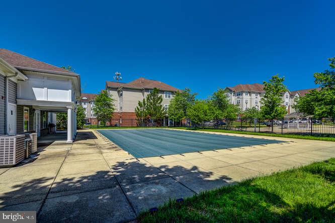 WINDSOR CROSSING - Residential