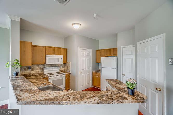 WINDSOR CROSSING - Residential