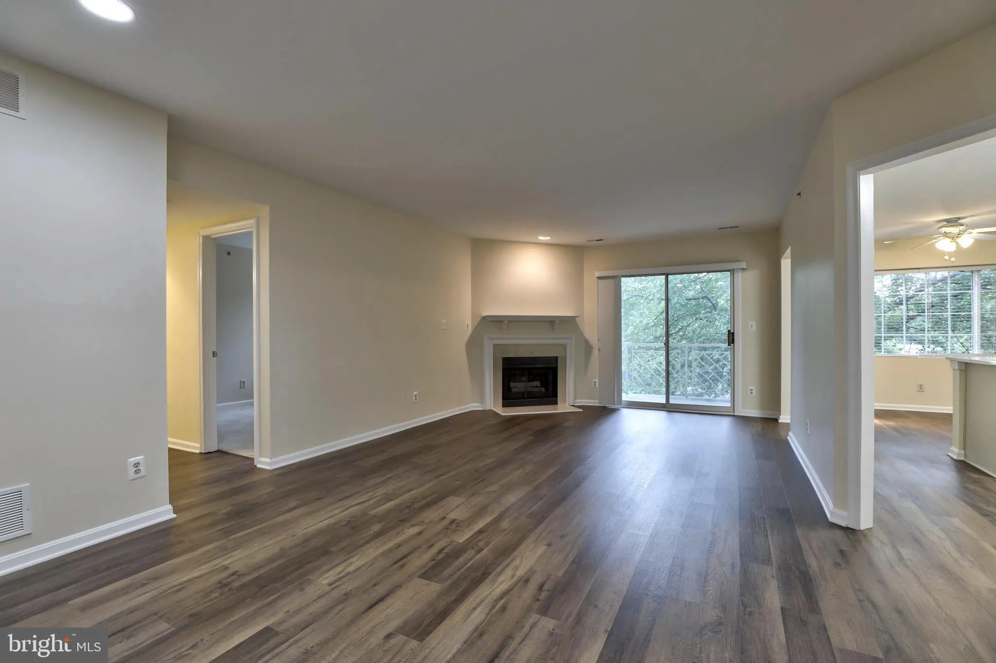 Lutherville Timonium, Maryland 21093, United States, 2 Bedrooms Bedrooms, ,2 BathroomsBathrooms,Residential,Active,129588