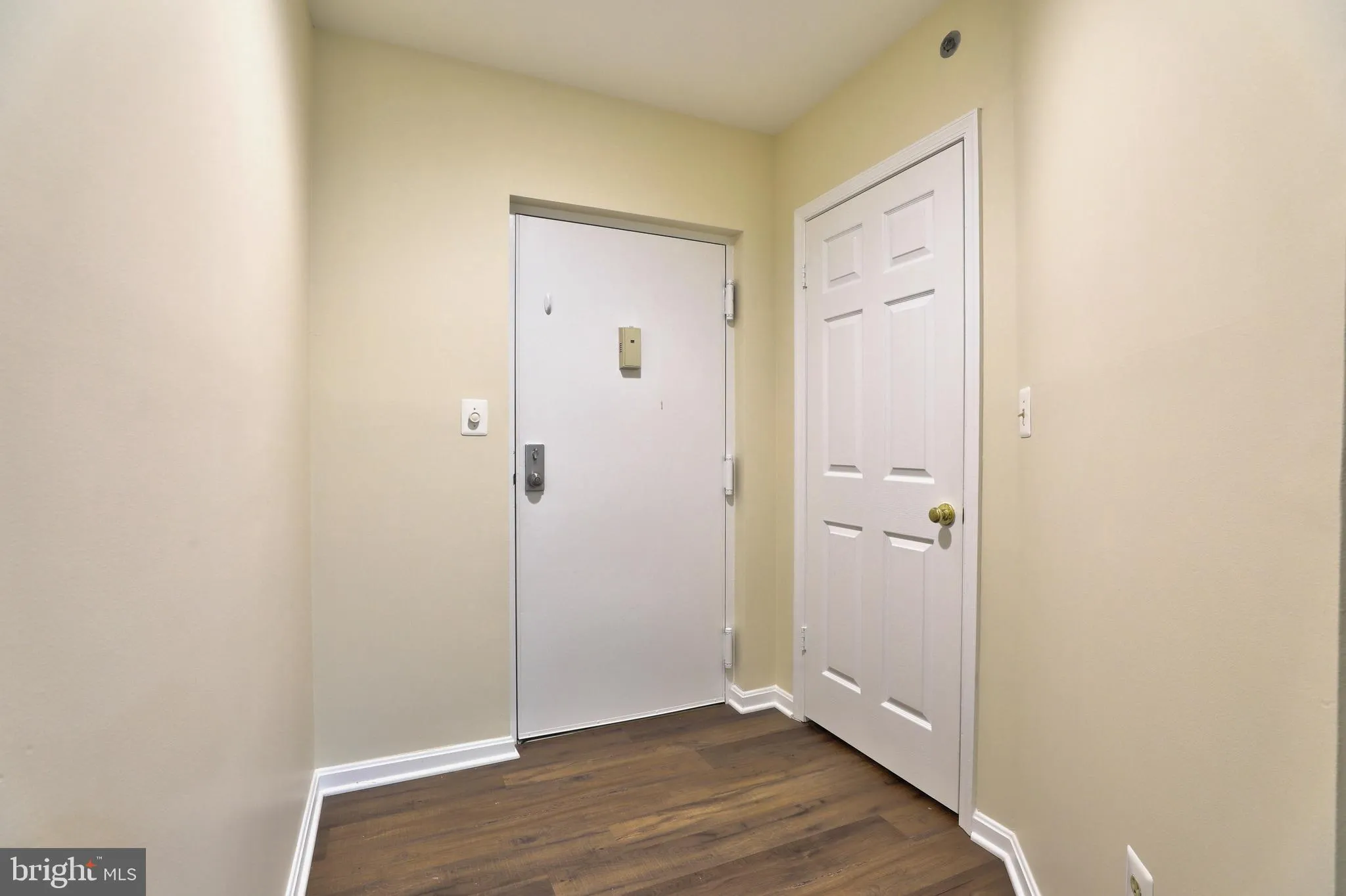 Lutherville Timonium, Maryland 21093, United States, 2 Bedrooms Bedrooms, ,2 BathroomsBathrooms,Residential,Active,129588