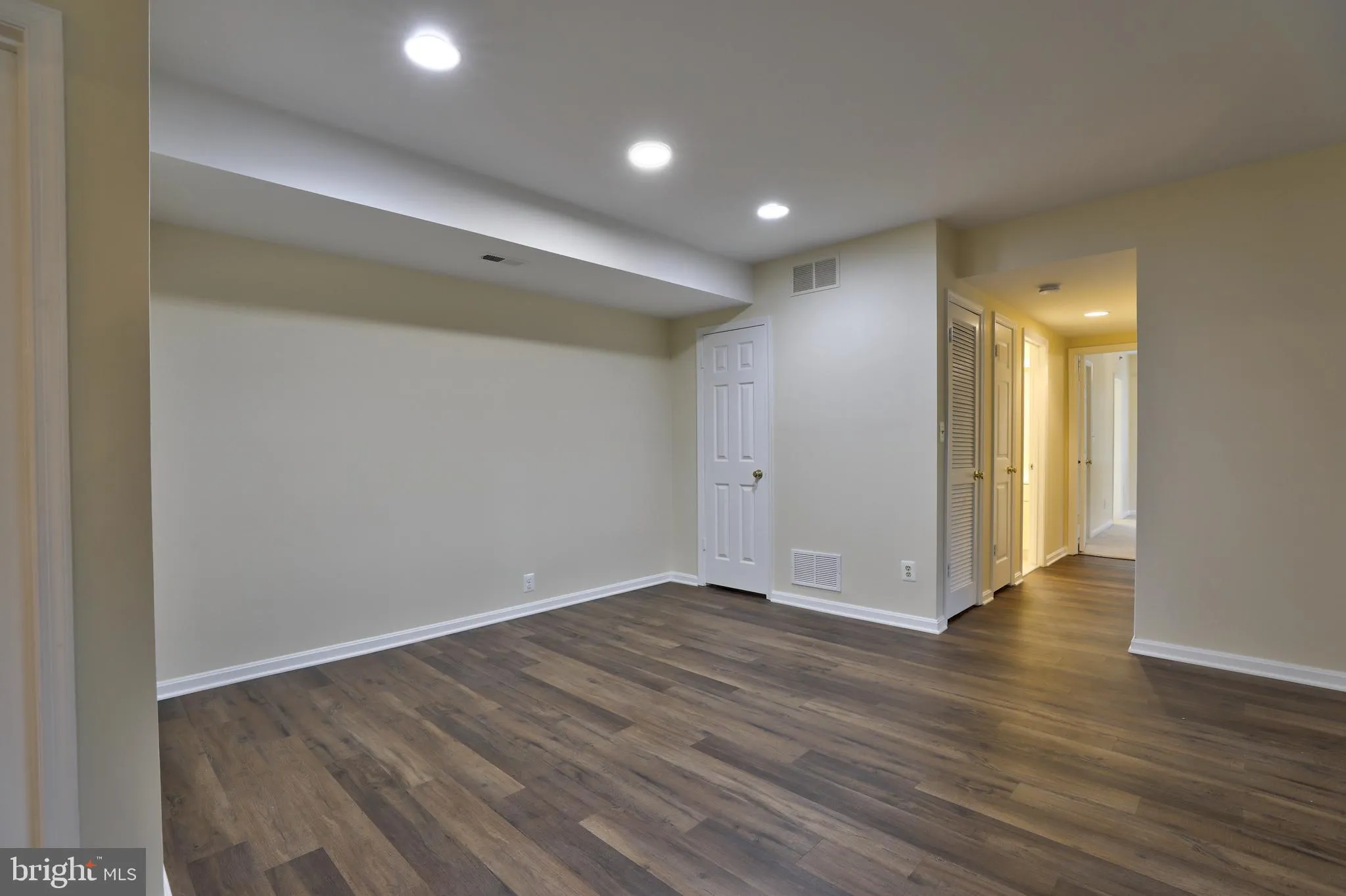 Lutherville Timonium, Maryland 21093, United States, 2 Bedrooms Bedrooms, ,2 BathroomsBathrooms,Residential,Active,129588