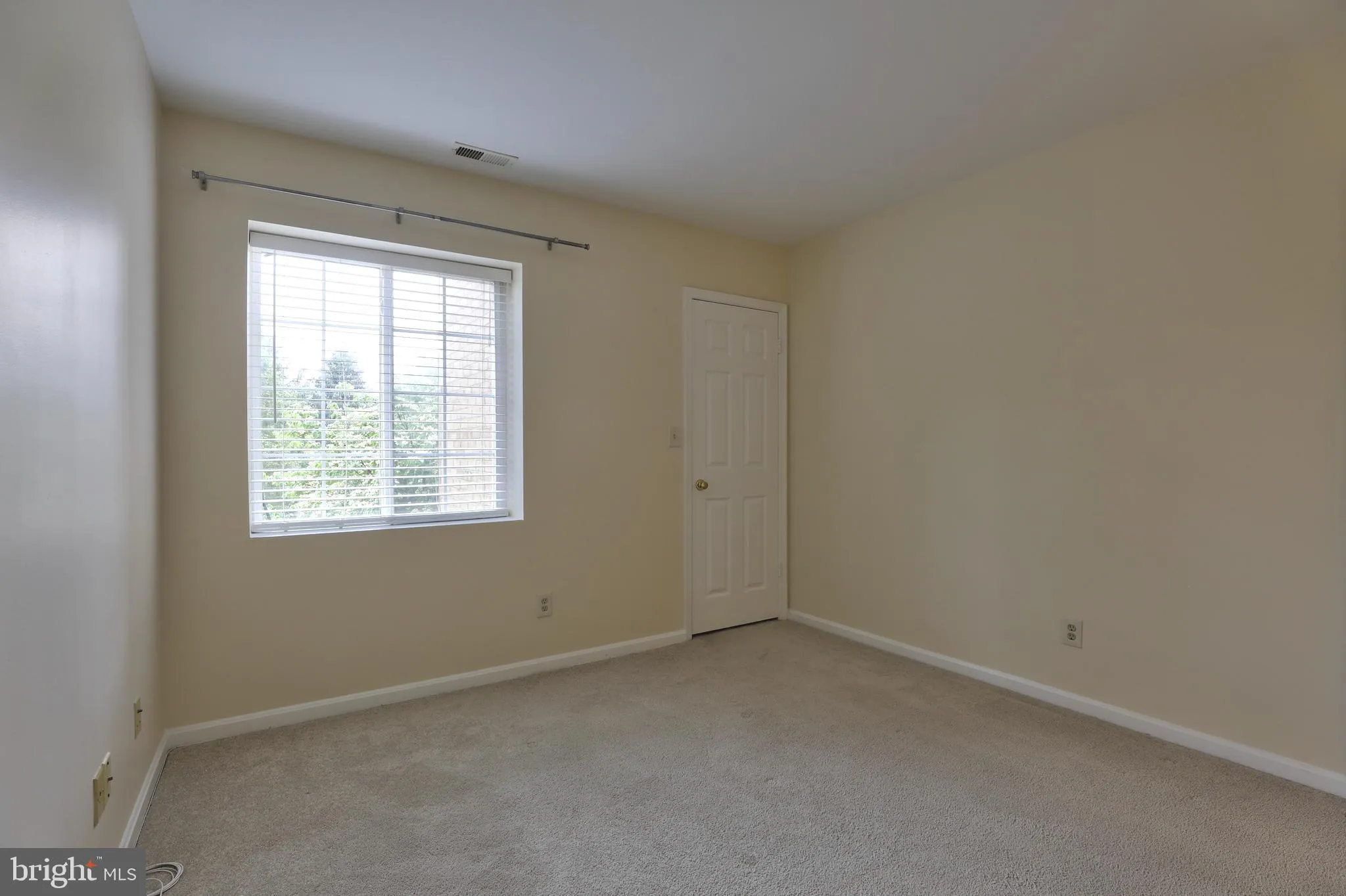 Lutherville Timonium, Maryland 21093, United States, 2 Bedrooms Bedrooms, ,2 BathroomsBathrooms,Residential,Active,129588