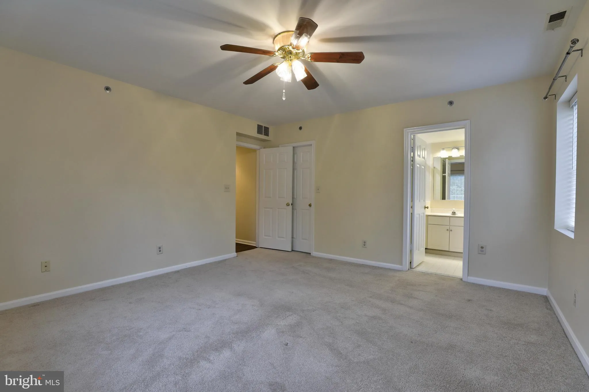 Lutherville Timonium, Maryland 21093, United States, 2 Bedrooms Bedrooms, ,2 BathroomsBathrooms,Residential,Active,129588