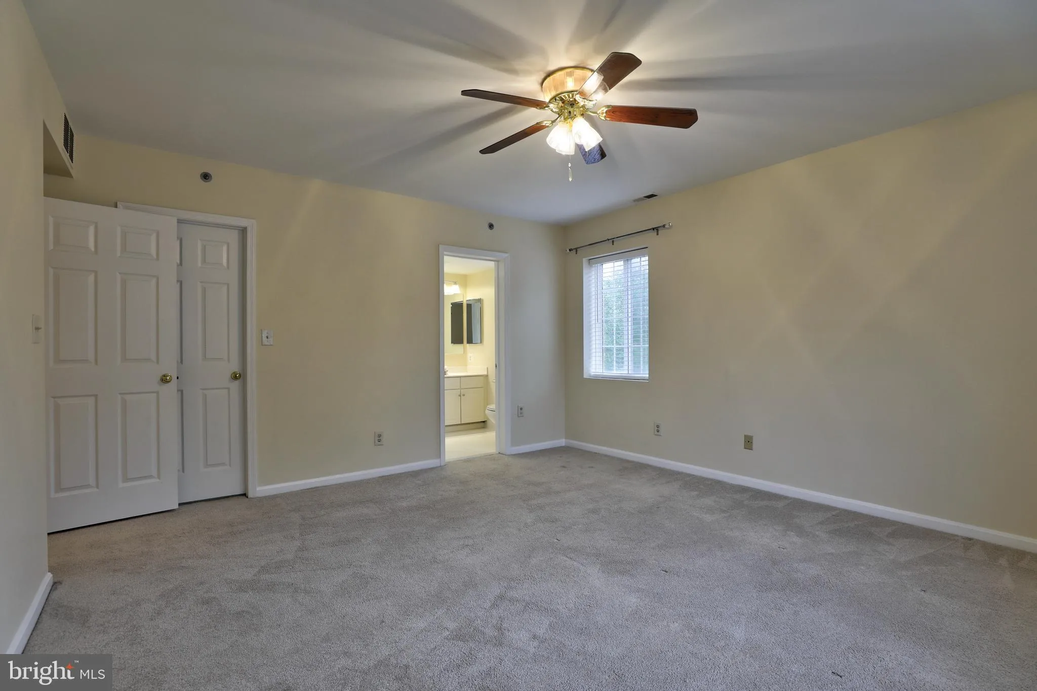Lutherville Timonium, Maryland 21093, United States, 2 Bedrooms Bedrooms, ,2 BathroomsBathrooms,Residential,Active,129588