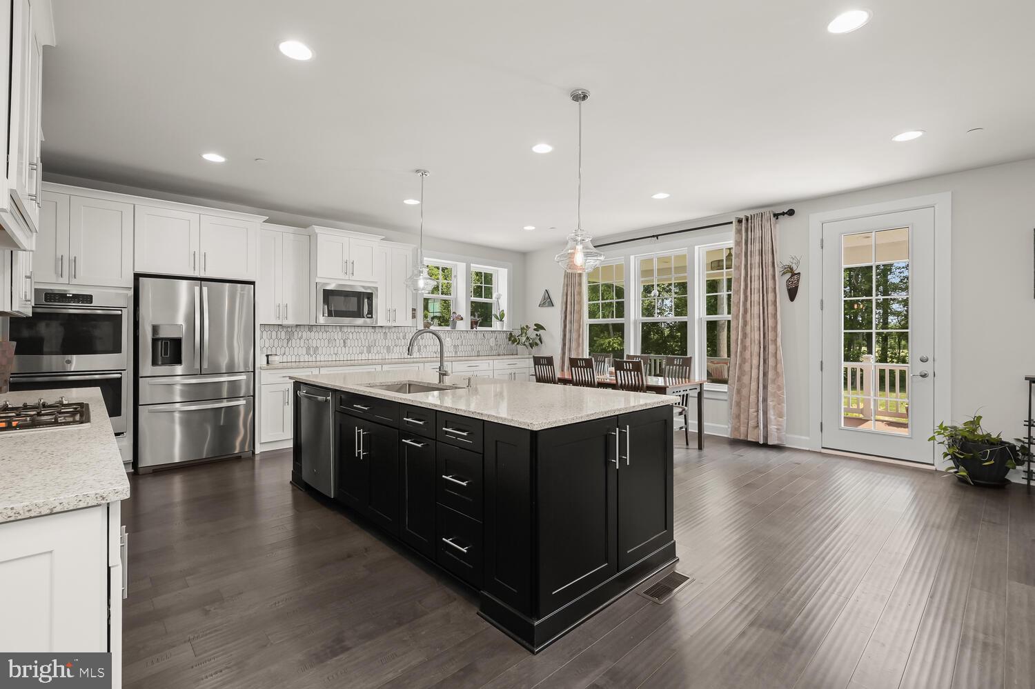 FAIRLANE FARM - Residential