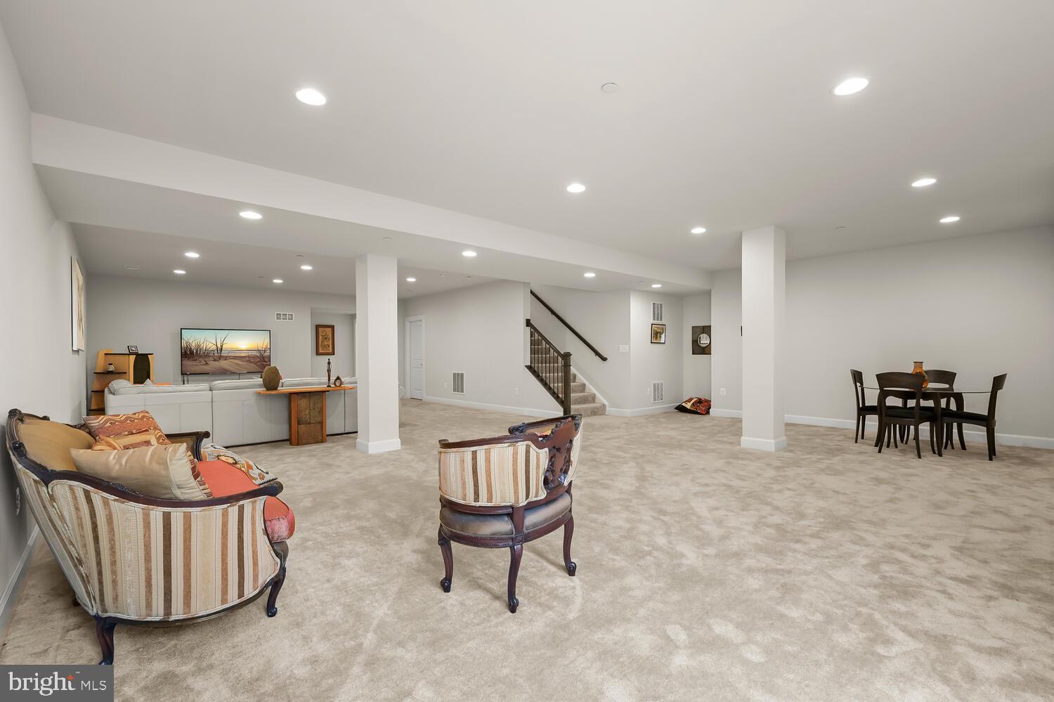 FAIRLANE FARM - Residential