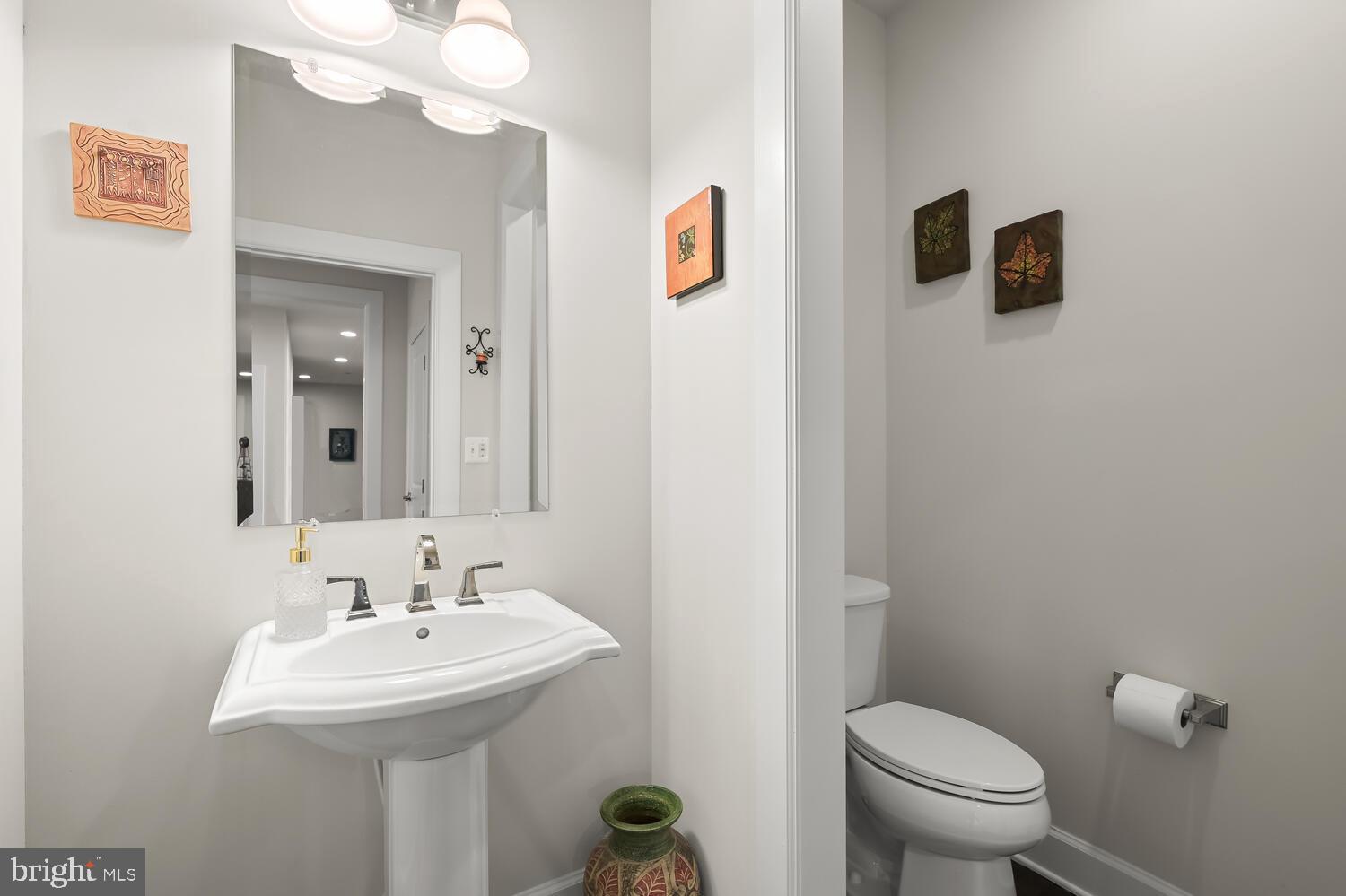 FAIRLANE FARM - Residential