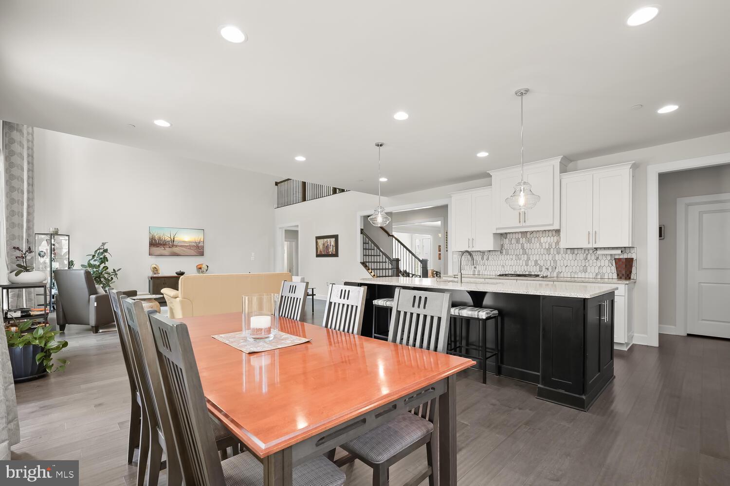 FAIRLANE FARM - Residential