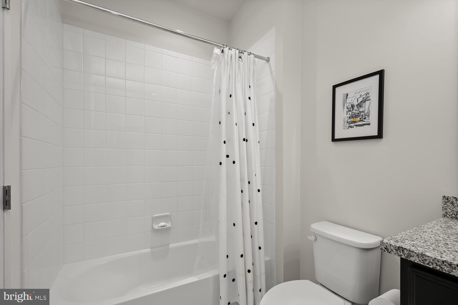 FAIRLANE FARM - Residential